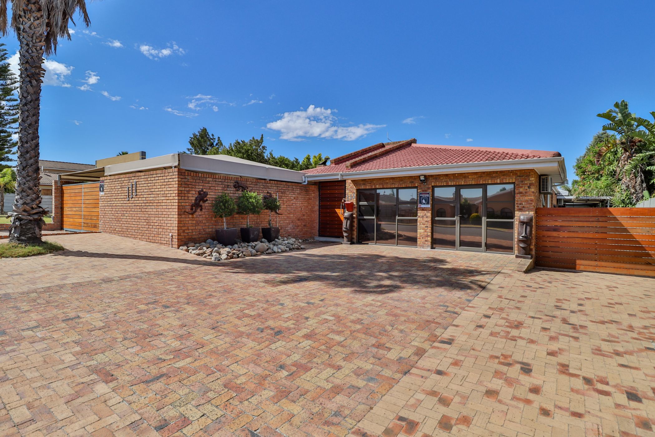 6 Bedroom Singlestorey House For Sale Protea Heights 1BC1603785