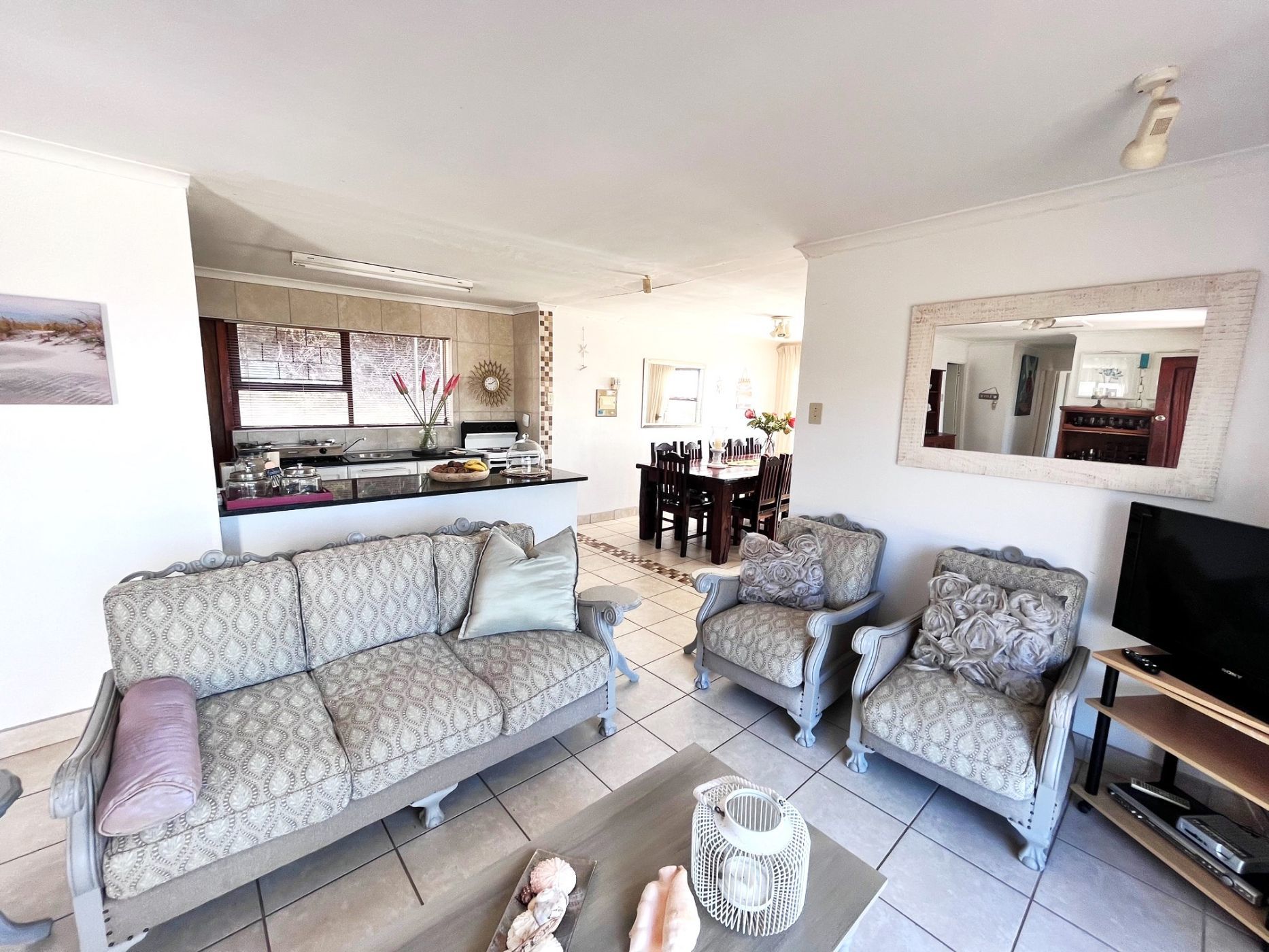 6 Bedroom House For Sale Paradise Beach (Jeffreys Bay) 1JF1154782