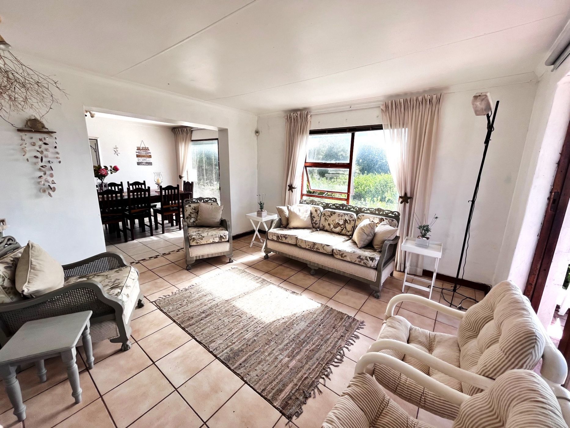 6 Bedroom House For Sale Paradise Beach (Jeffreys Bay) 1JF1154782