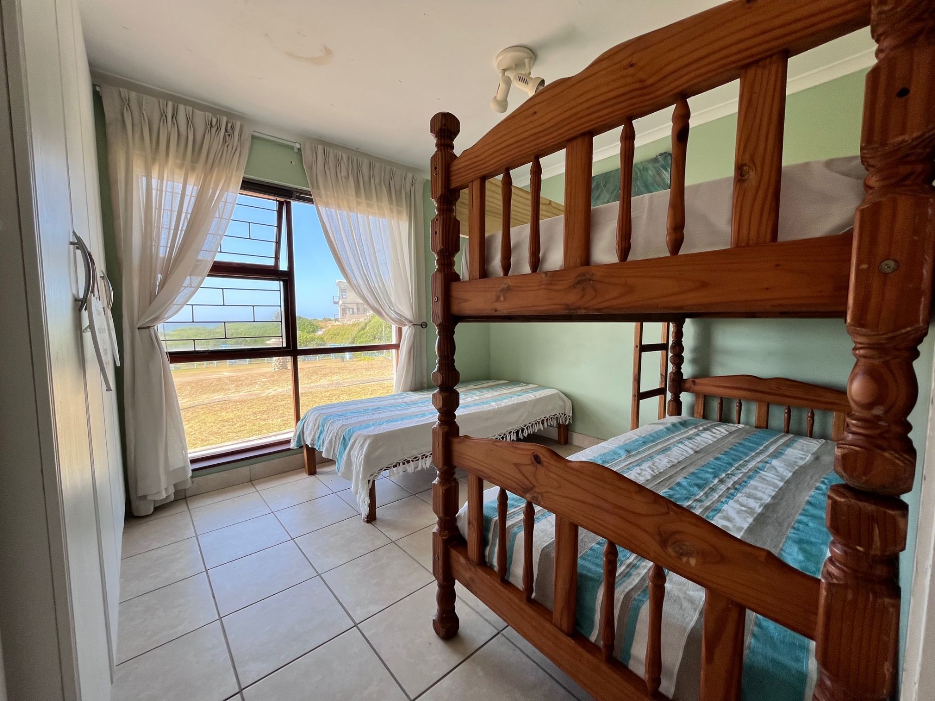 6 Bedroom House For Sale Paradise Beach (Jeffreys Bay) 1JF1154782