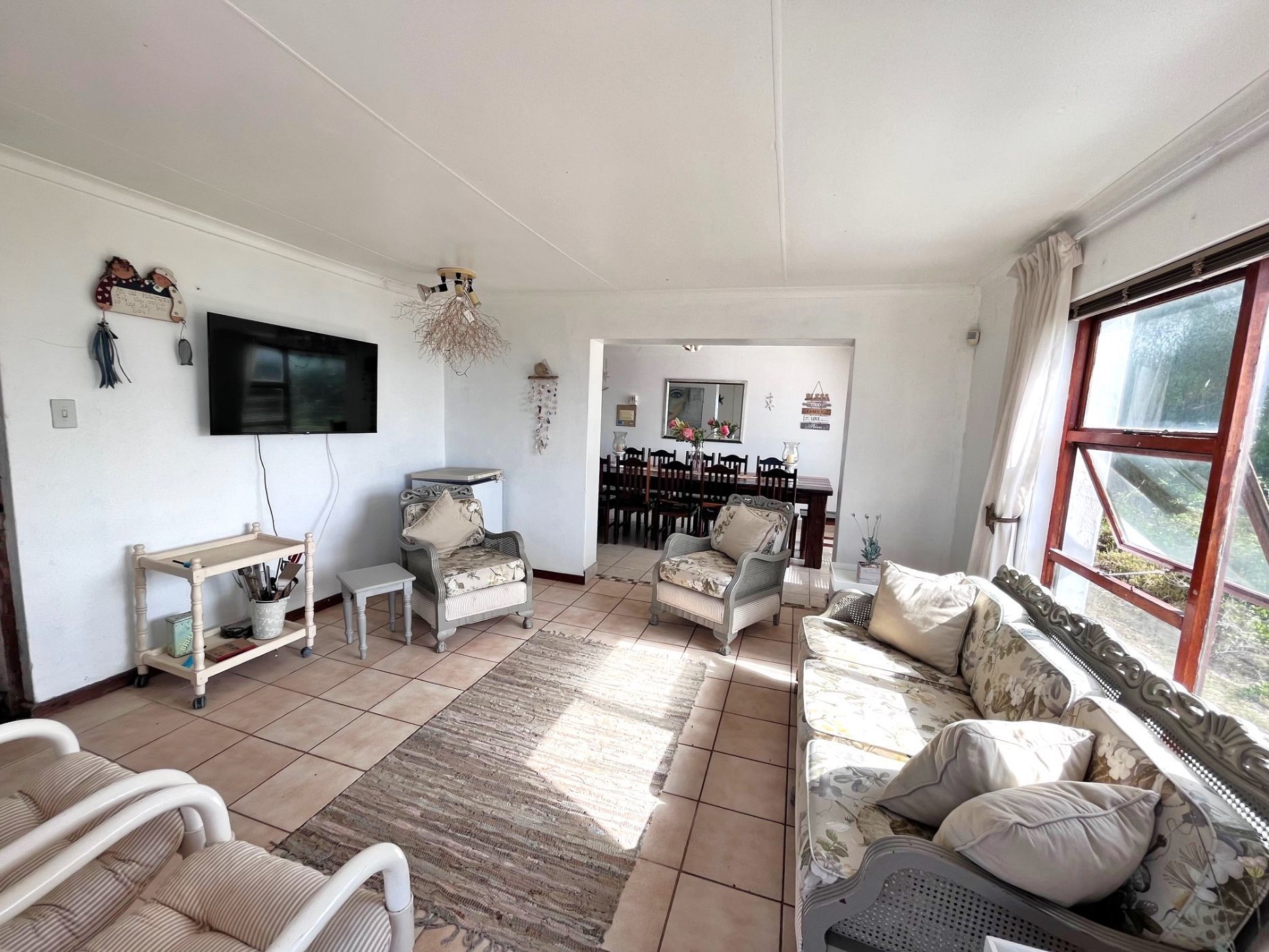 6 Bedroom House For Sale Paradise Beach (Jeffreys Bay) 1JF1154782