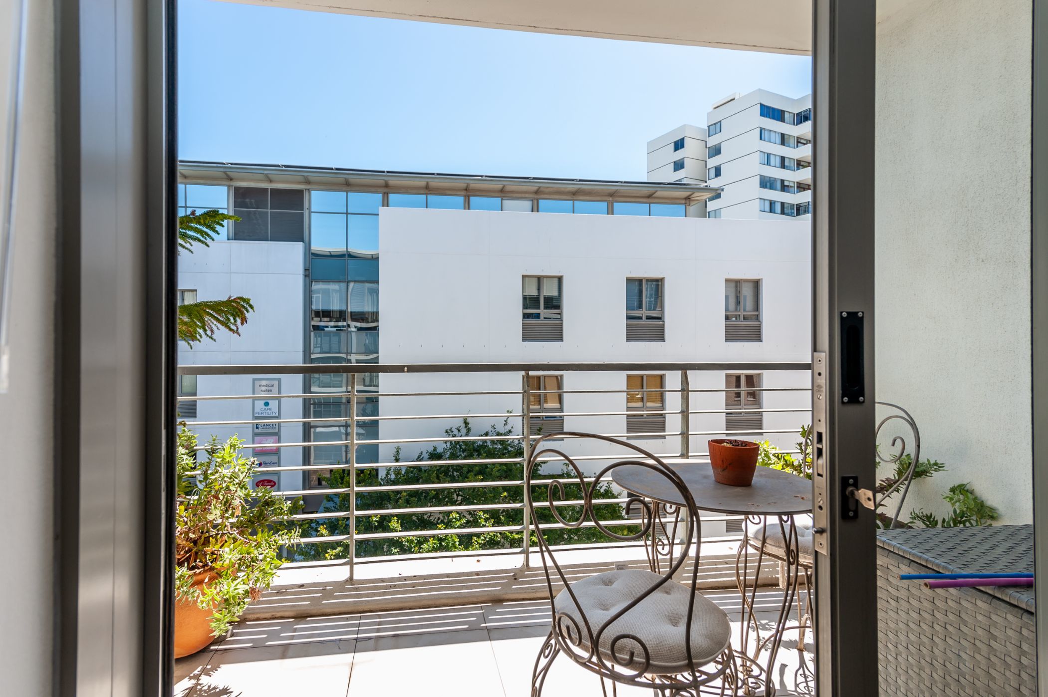 2 Bedroom Apartment For Sale Claremont (Cape Town) KW1604776 Pam