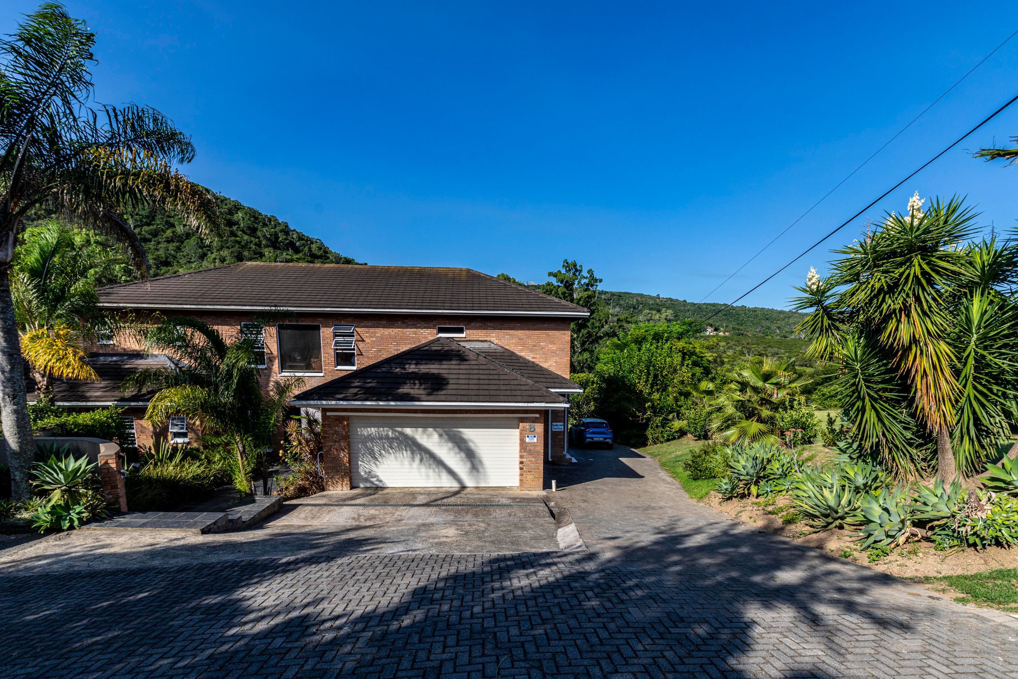 9 Bedroom House For Sale Dorchester Heights 1ET1603330 Pam