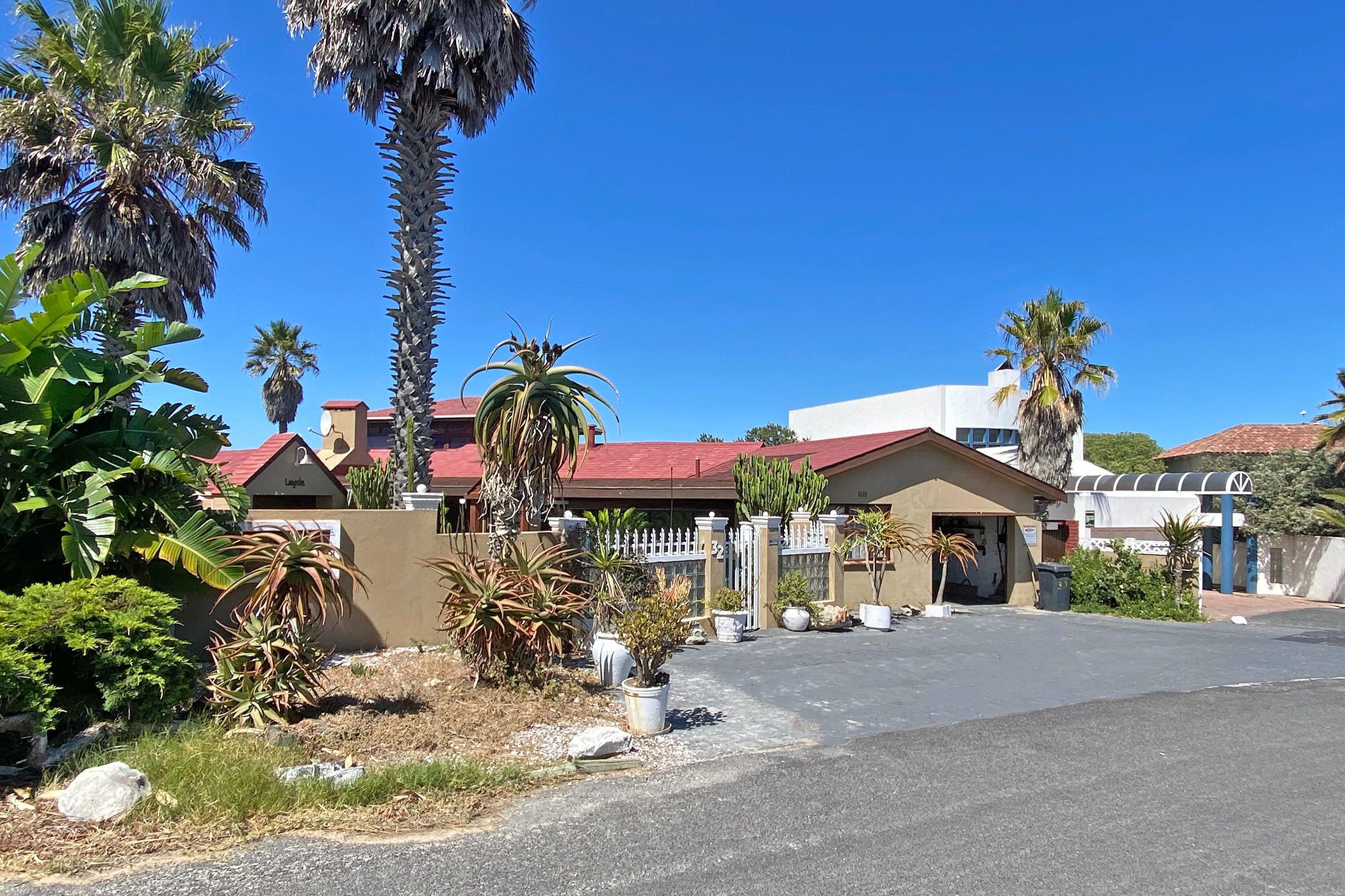 Van Riebeeckstrand 5 Bedroom Houses For Sale Pam Golding Properties