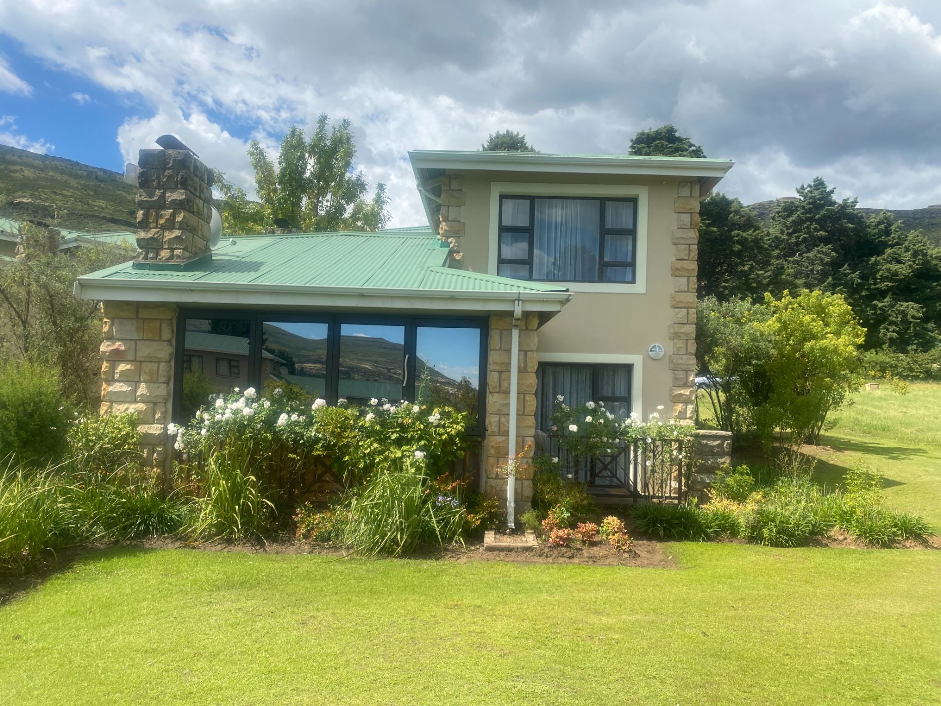 2 Bedroom Golf Estate House For Sale Clarens 1CS1601902 Pam