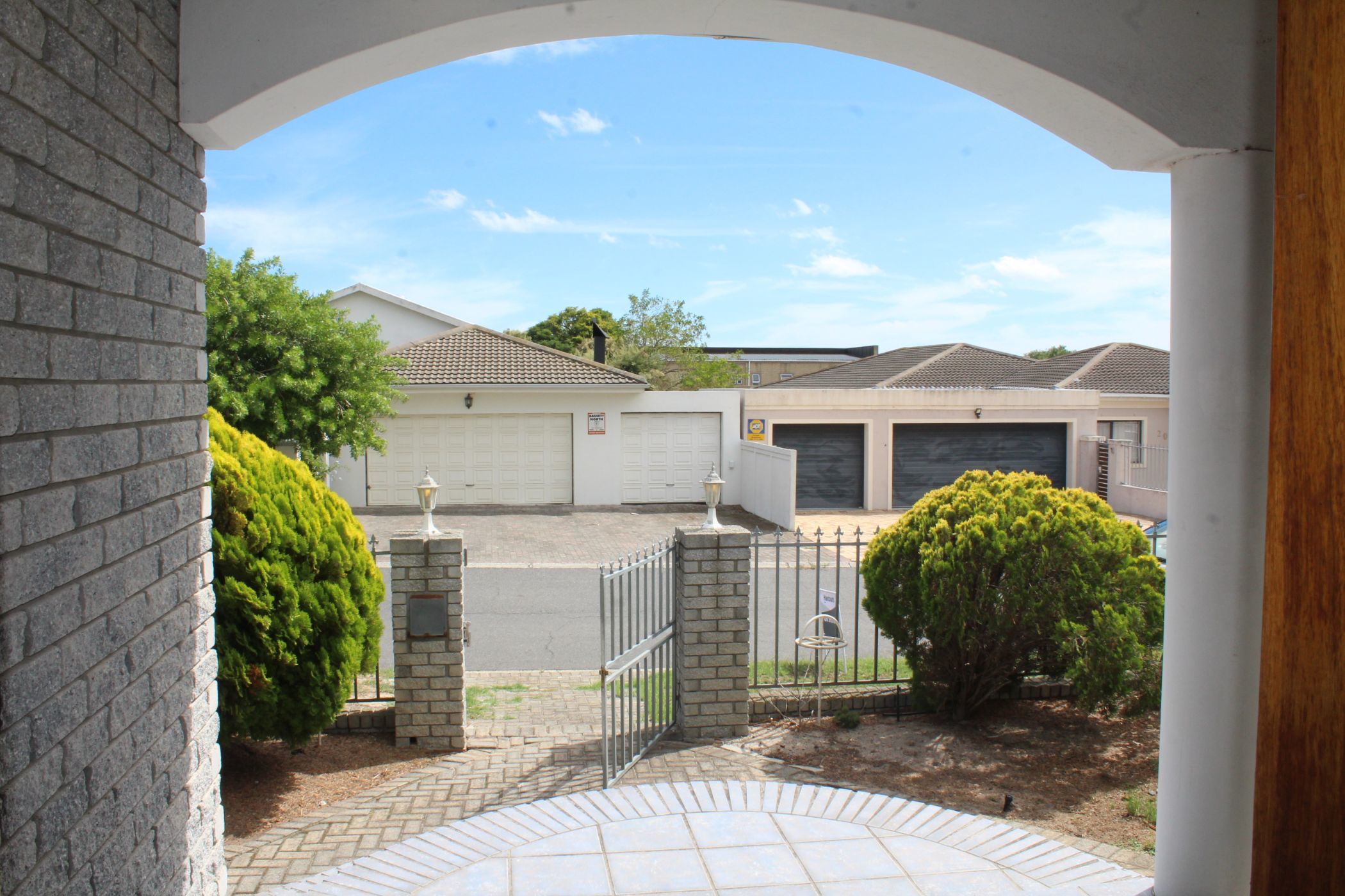 5 Bedroom Doublestorey House For Sale Rouxville (Kuils River