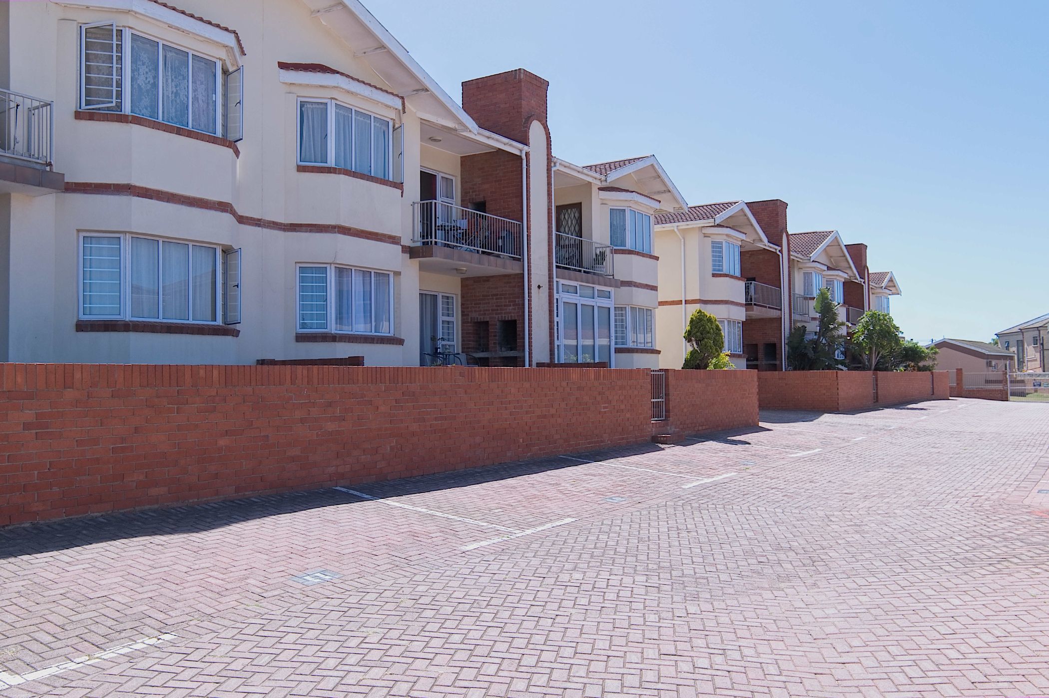 2 Bedroom Apartment For Sale Bluewater Bay (Port Elizabeth (Gqeberha