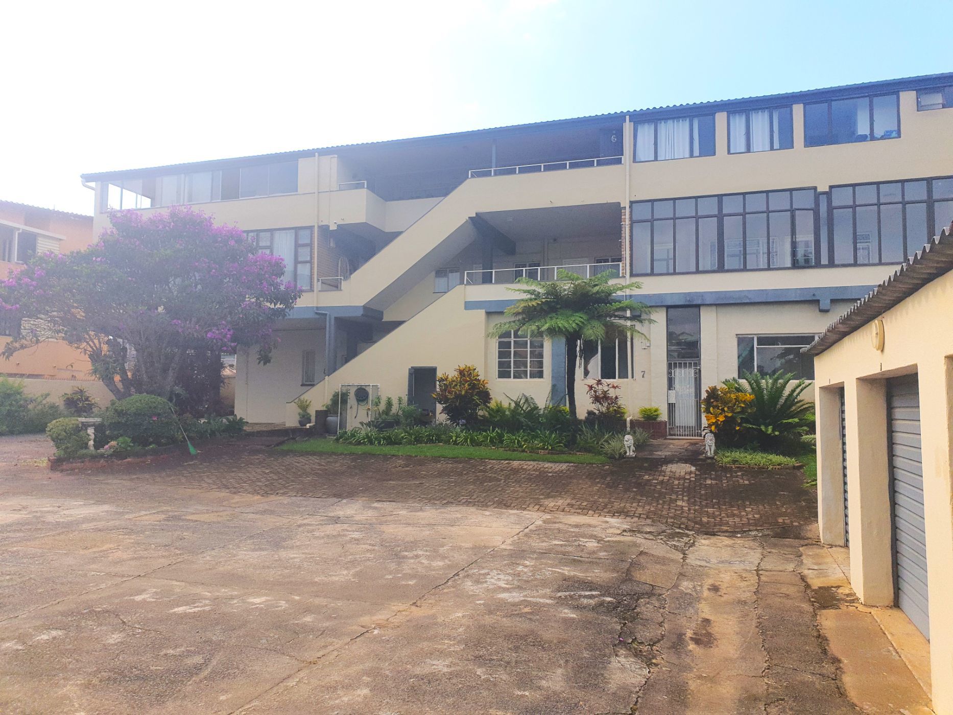 3-bedroom-apartment-for-sale-manaba-1px1605578-pam-golding-properties