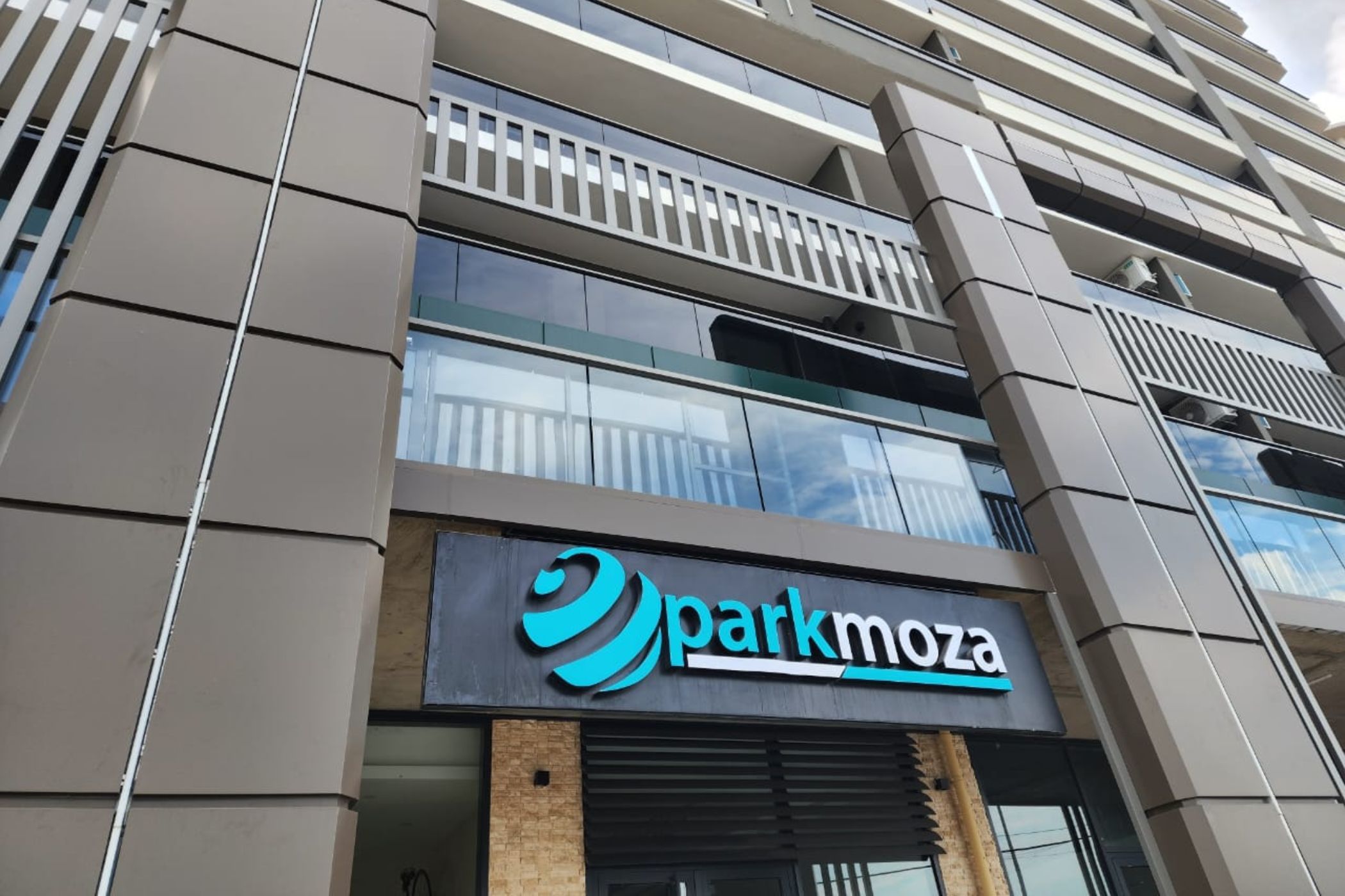 137 m&sup2; commercial retail property to rent in Maputo  (Mozambique)