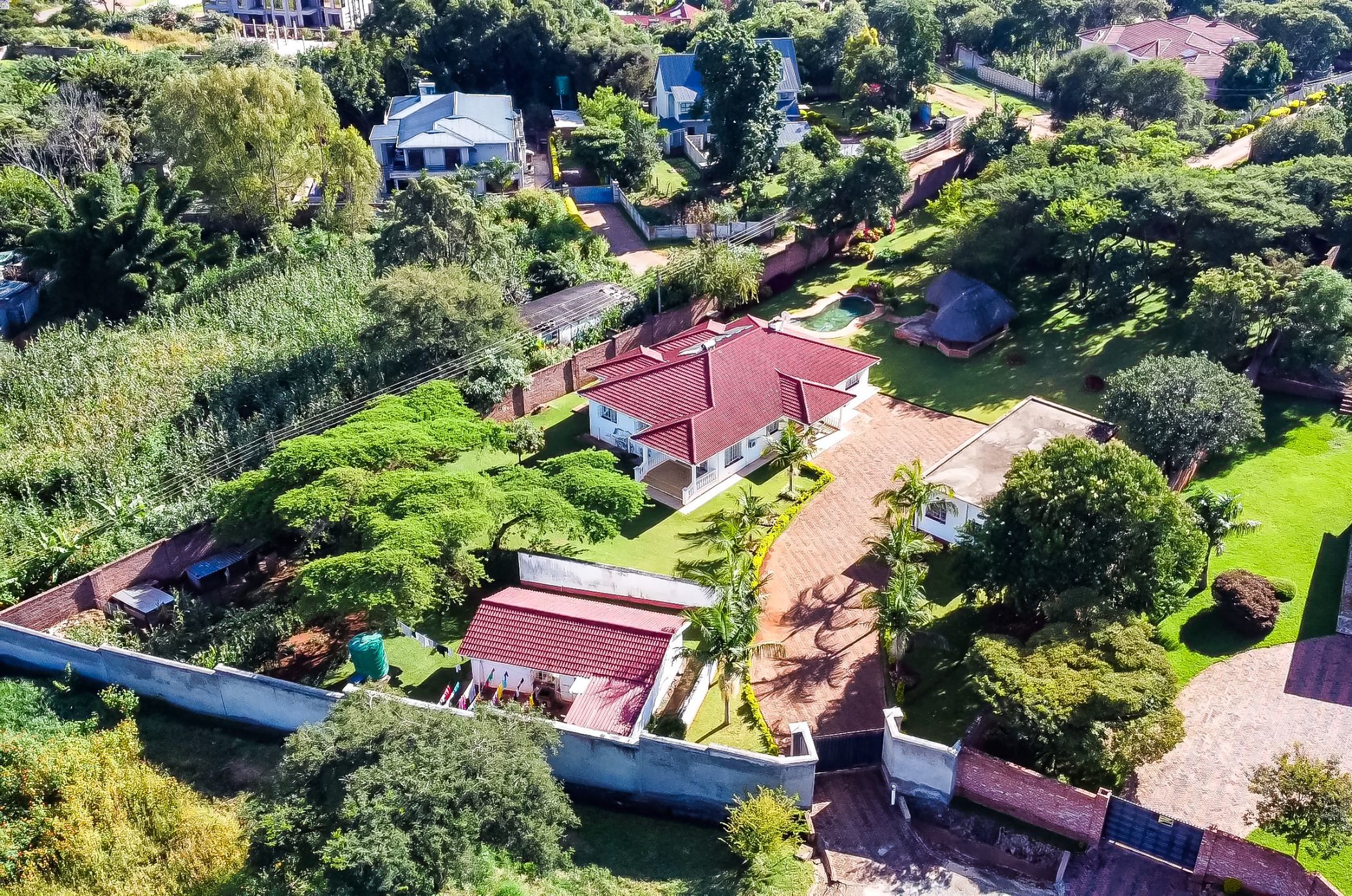 3 Bedroom Singlestorey House For Sale Helensvale (Zimbabwe