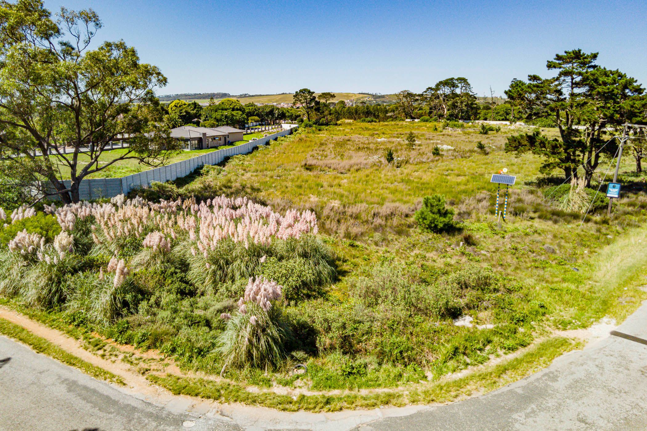21052 m&sup2; vacant land for sale in Theescombe