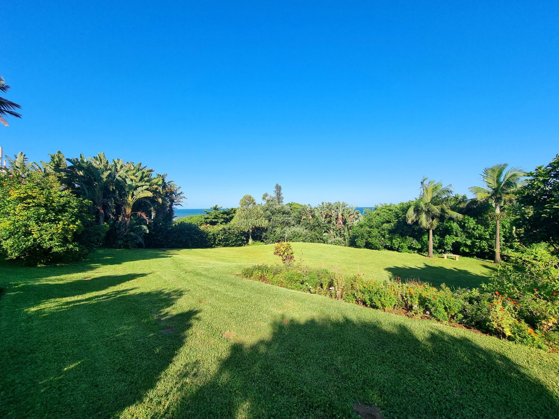 26 Guest Room Beach Resort For Sale Blythedale Beach 1BD1605966