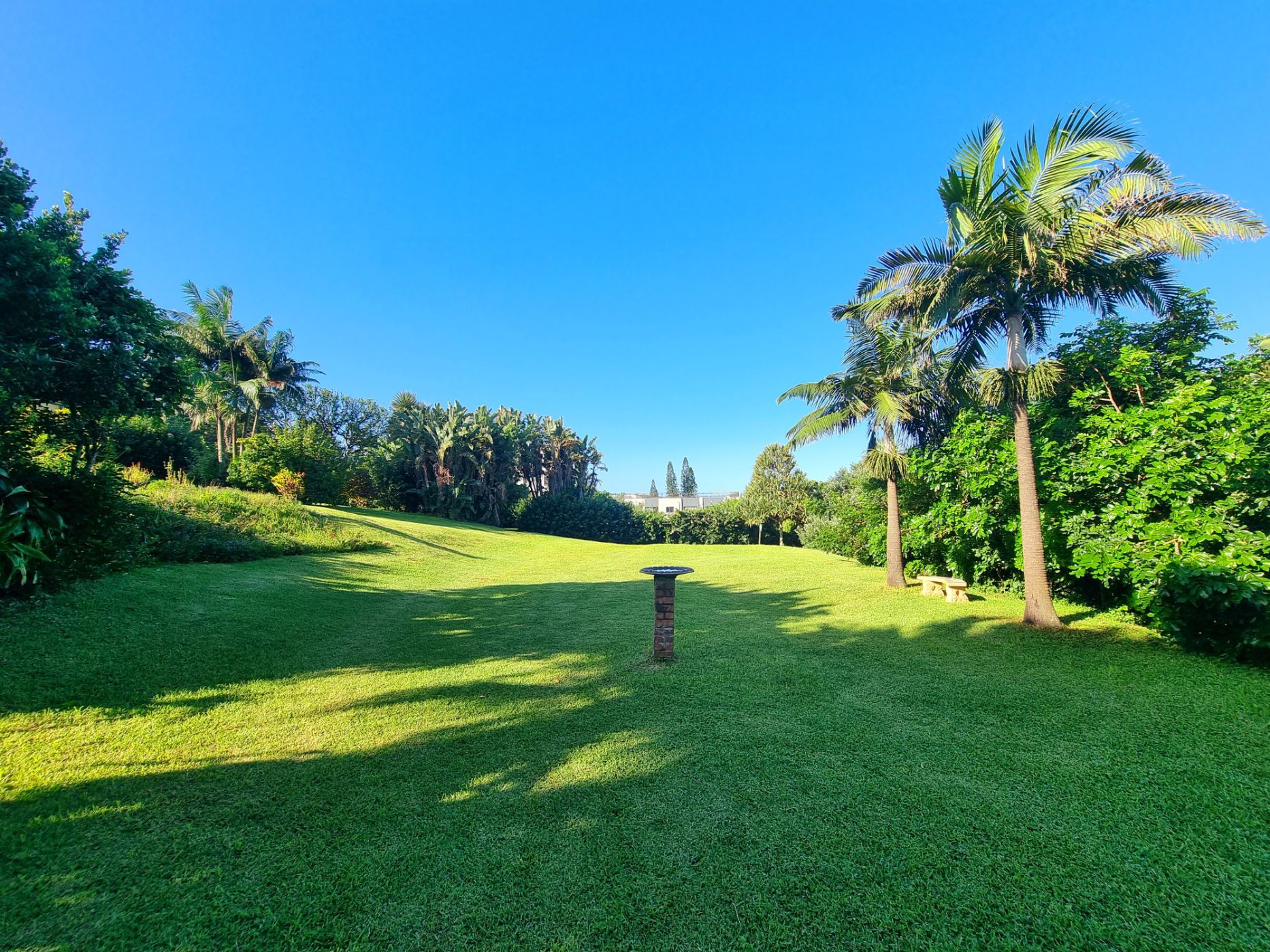 26 Guest Room Beach Resort For Sale Blythedale Beach 1BD1605966