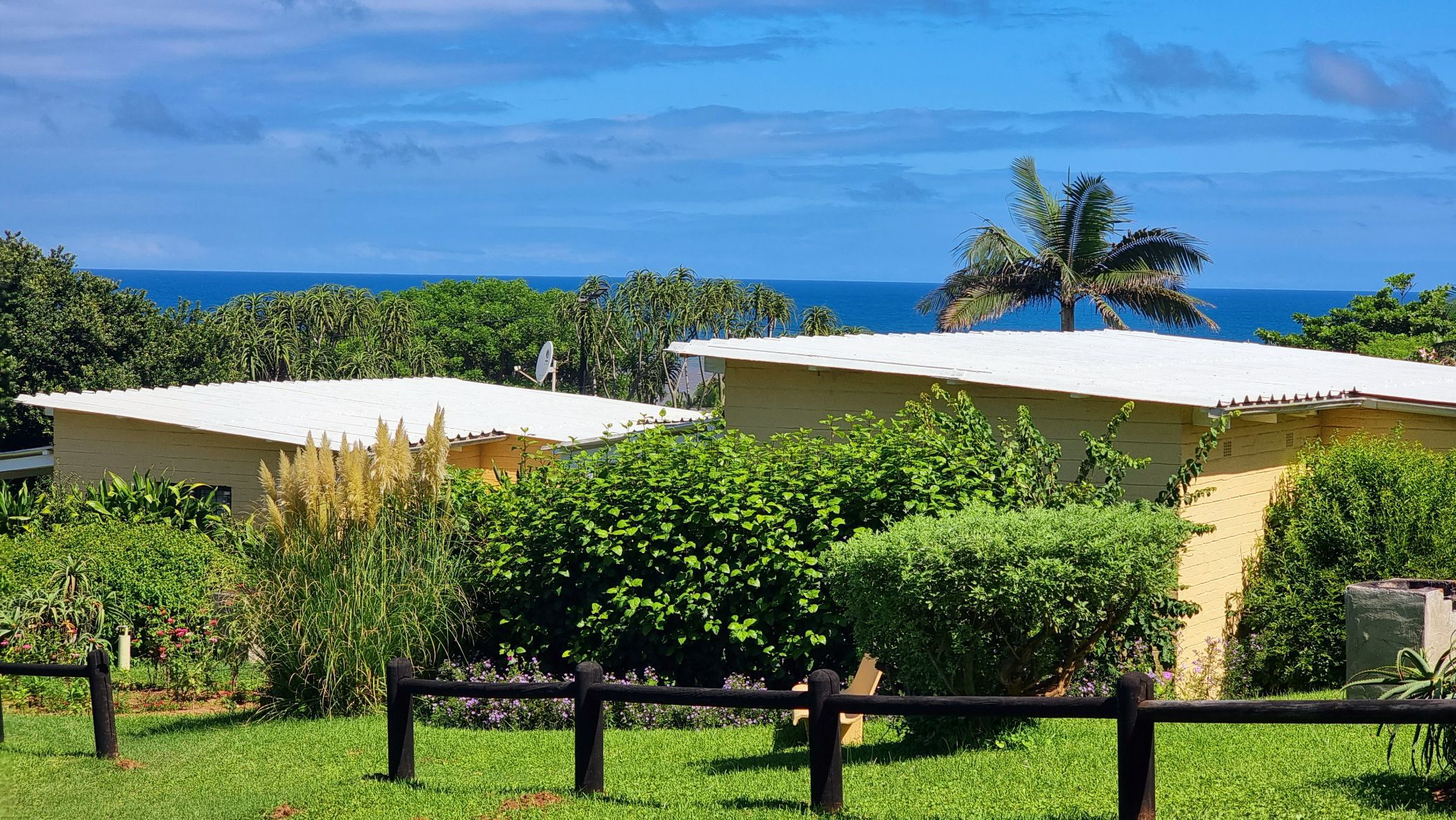 26 Guest Room Beach Resort For Sale Blythedale Beach 1BD1605966