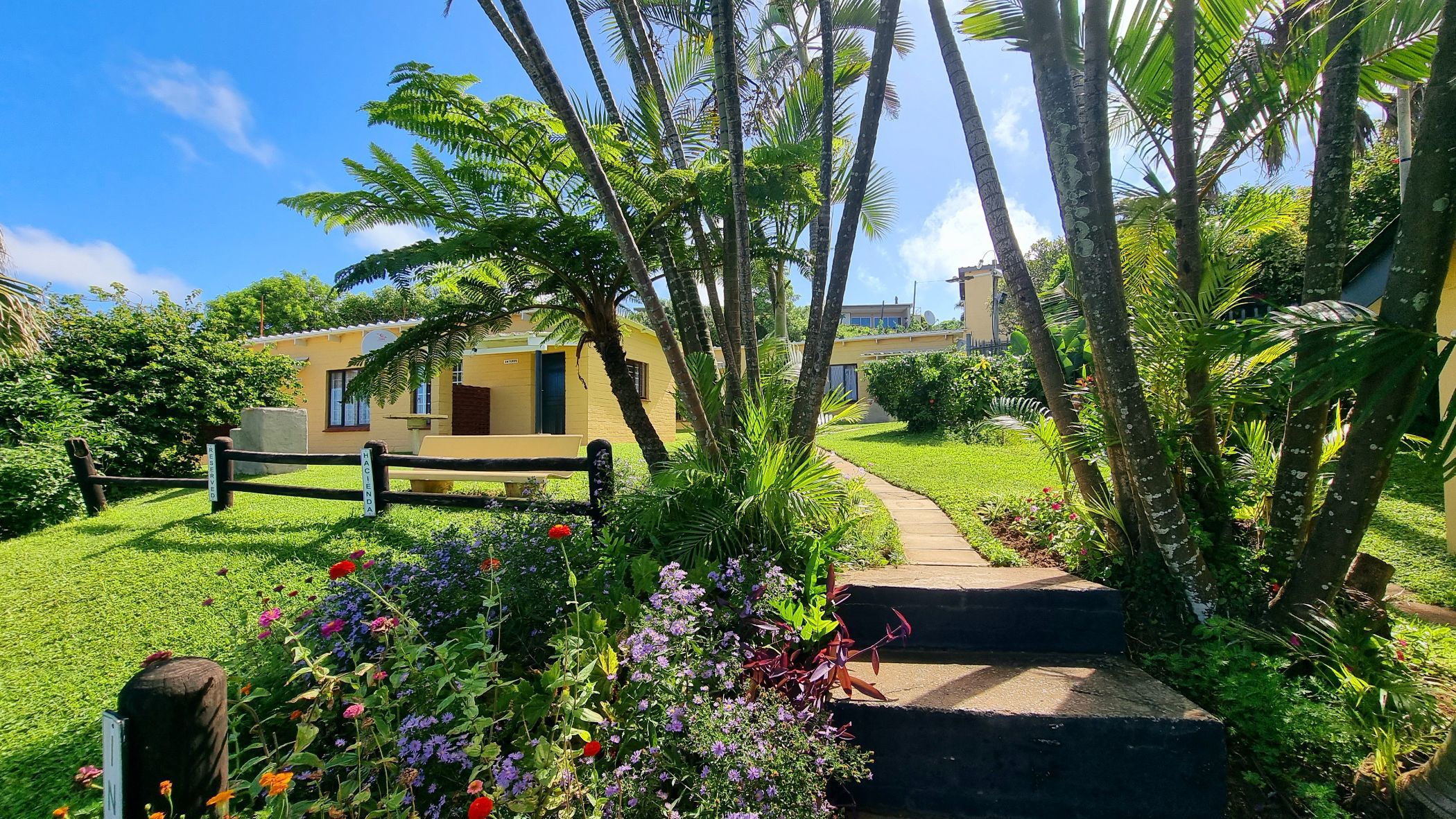 26 Guest Room Beach Resort For Sale Blythedale Beach 1BD1605966