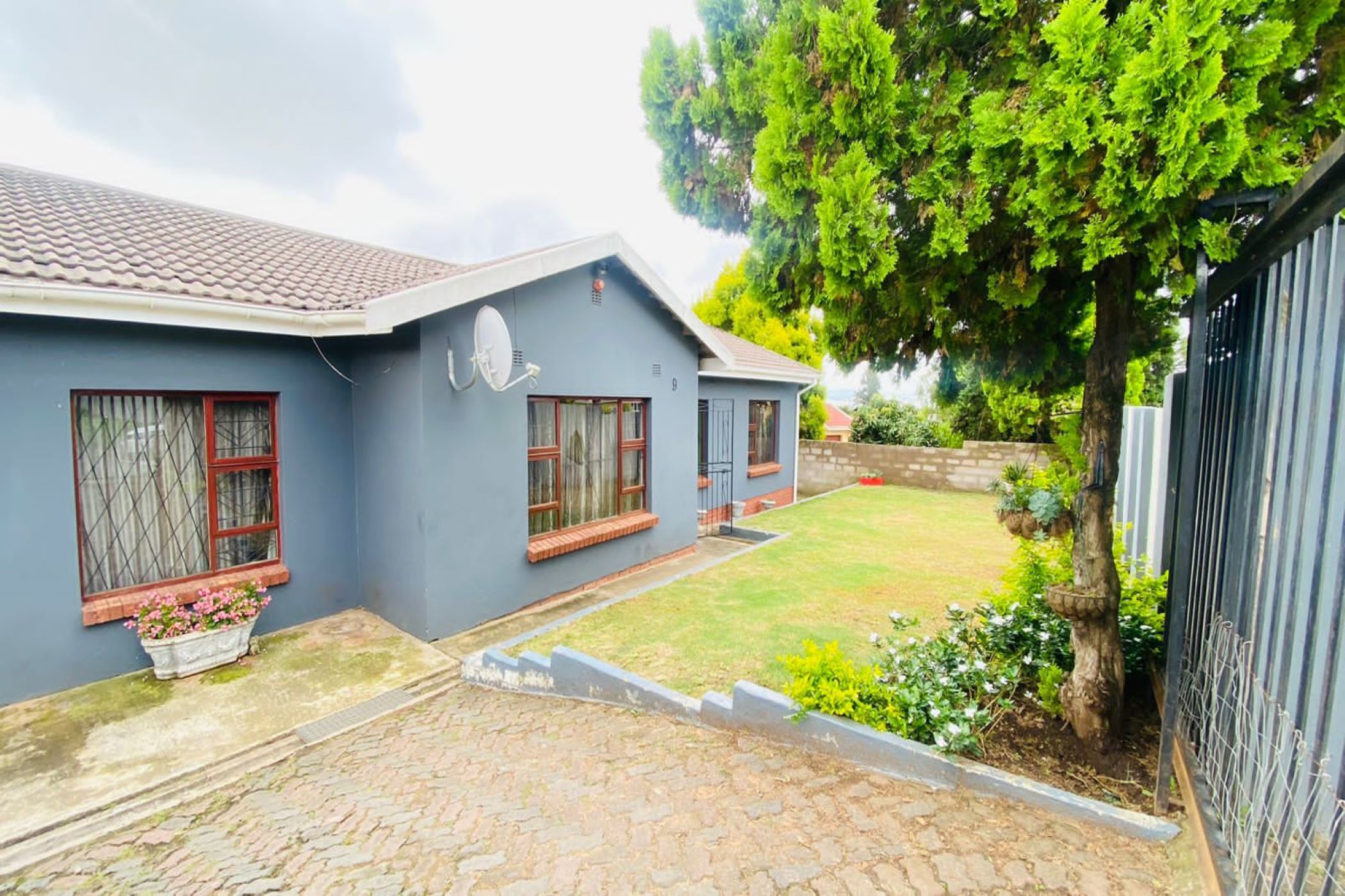 4-bedroom-house-for-sale-southernwood-mthatha-1mh1606304-pam