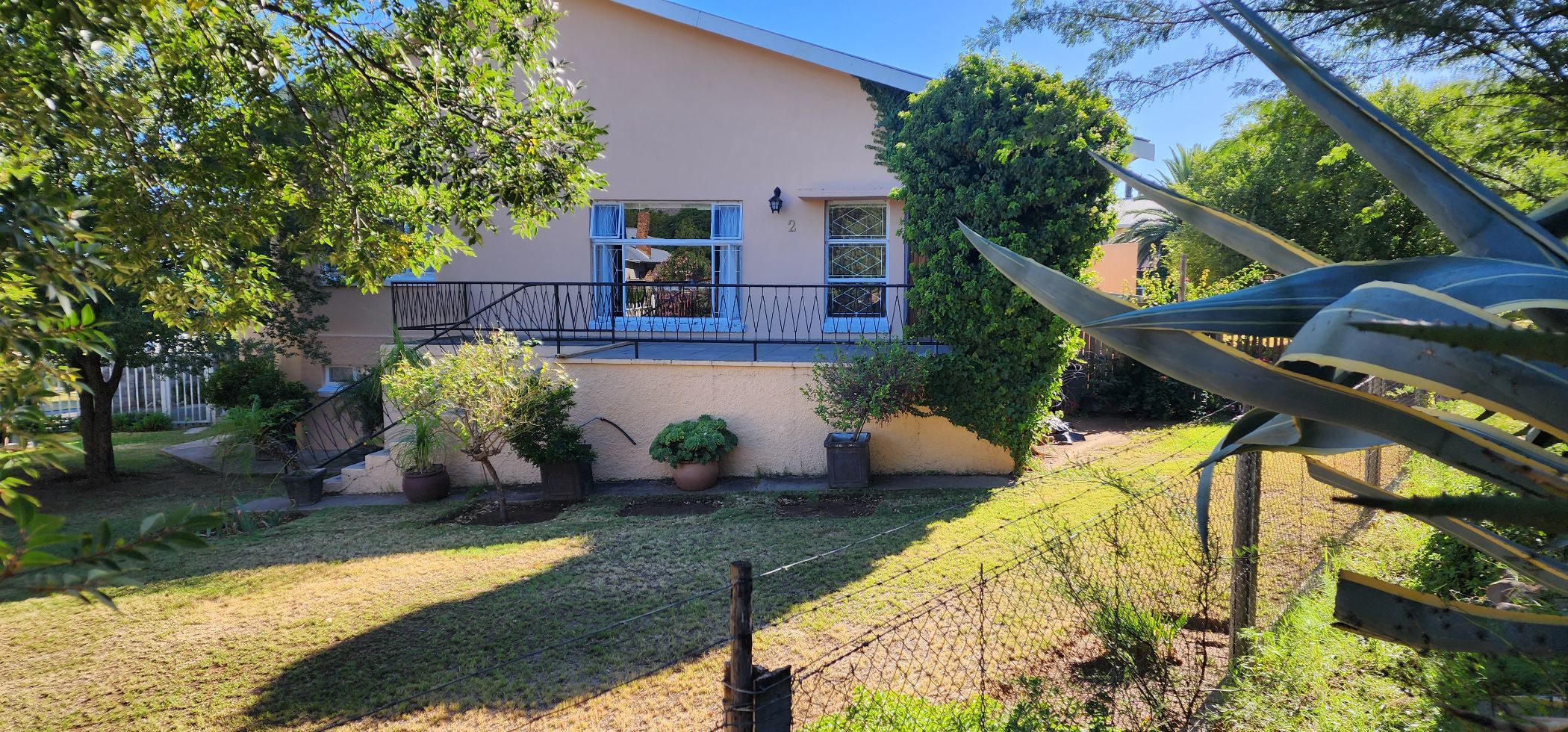 5 bedroom double-storey house for sale in Cradock