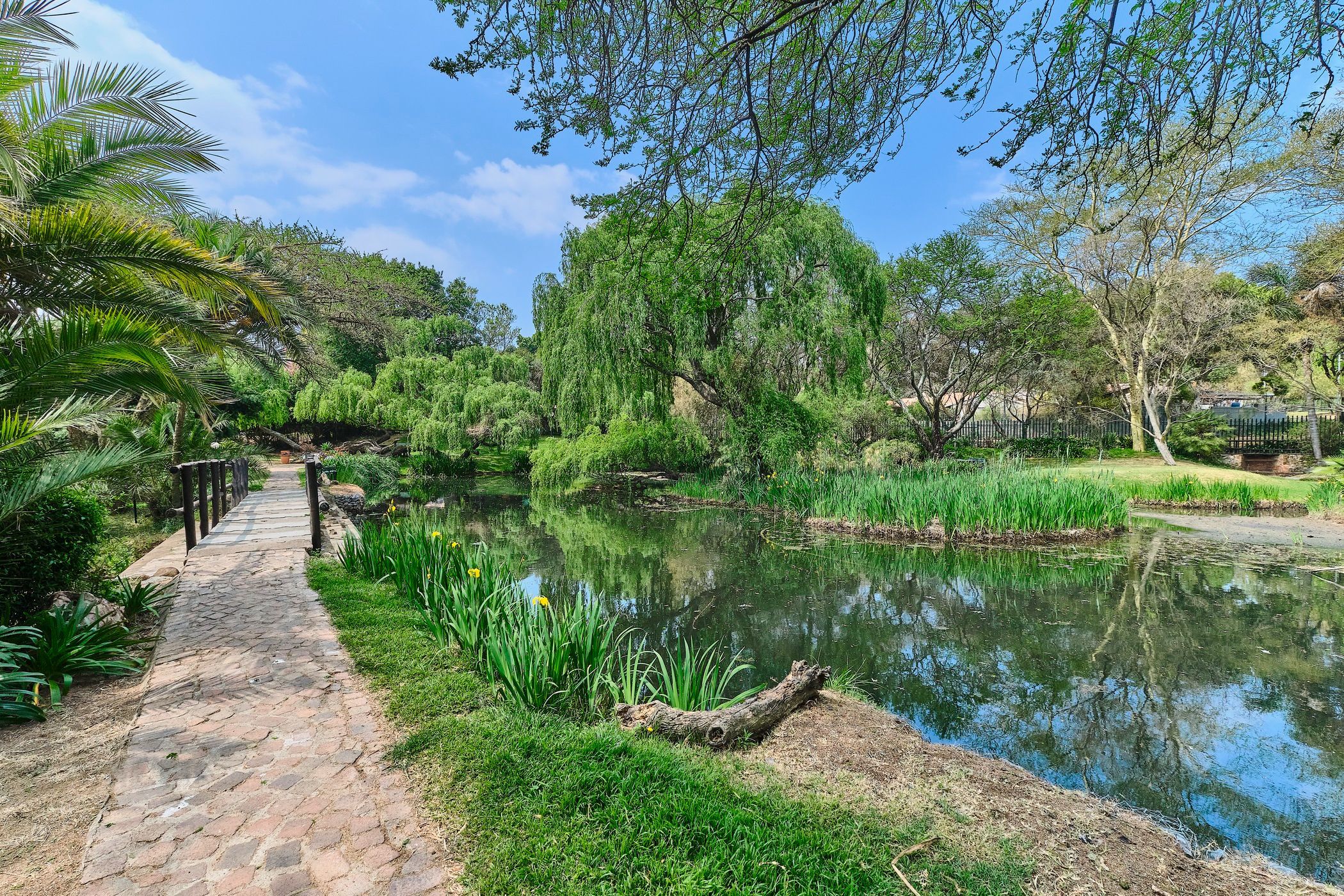 3 Bedroom Townhouse For Sale River Club (Sandton) HP1608879 Pam Golding Properties