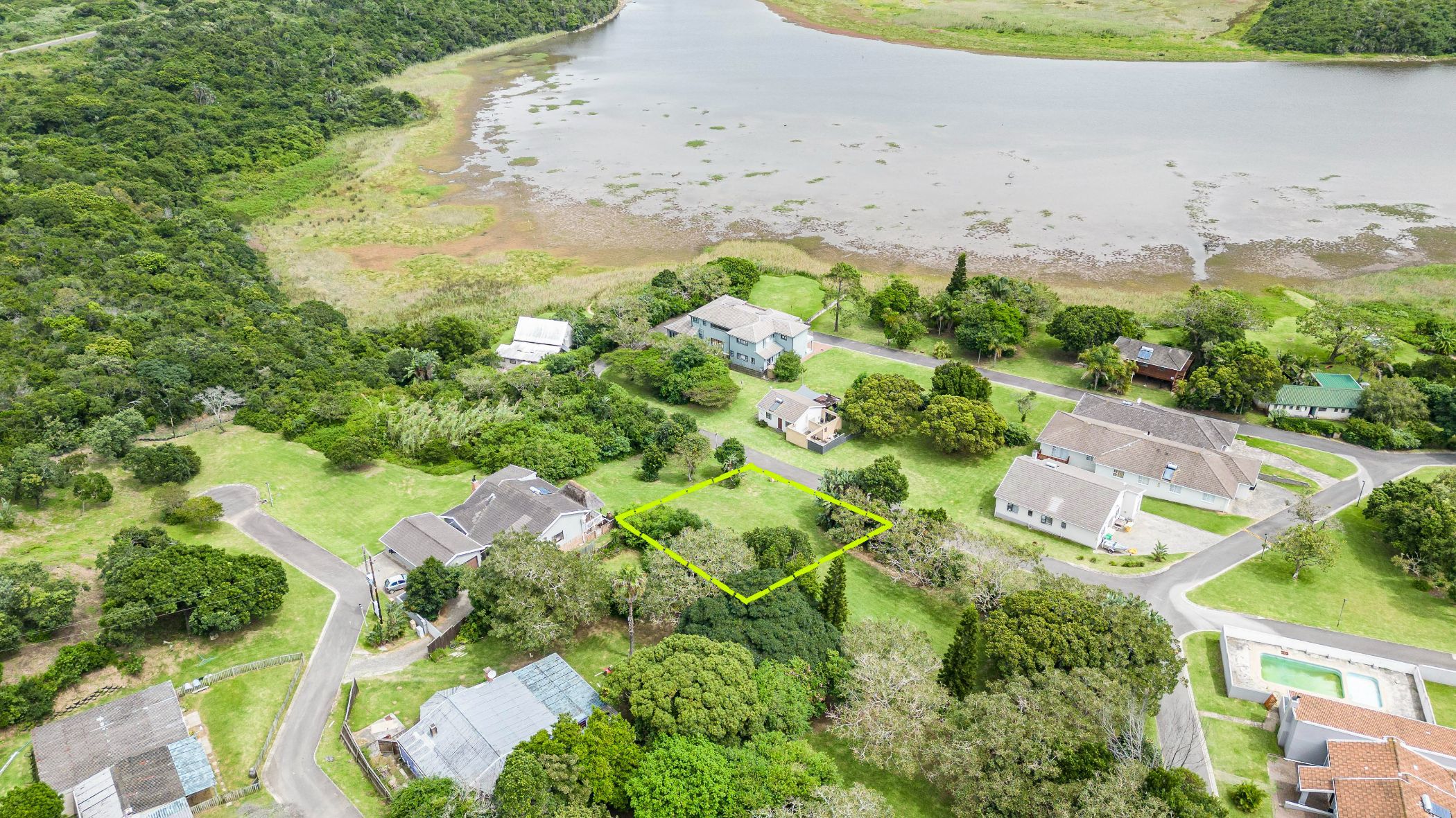 547 m2 Residential Vacant Land For Sale Beacon Bay 1ET1606270 Pam