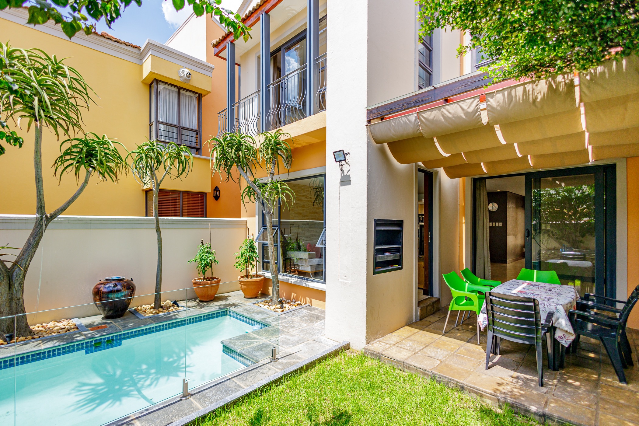 2 Bedroom Townhouse For Sale Bedford Gardens BED1603135 Pam