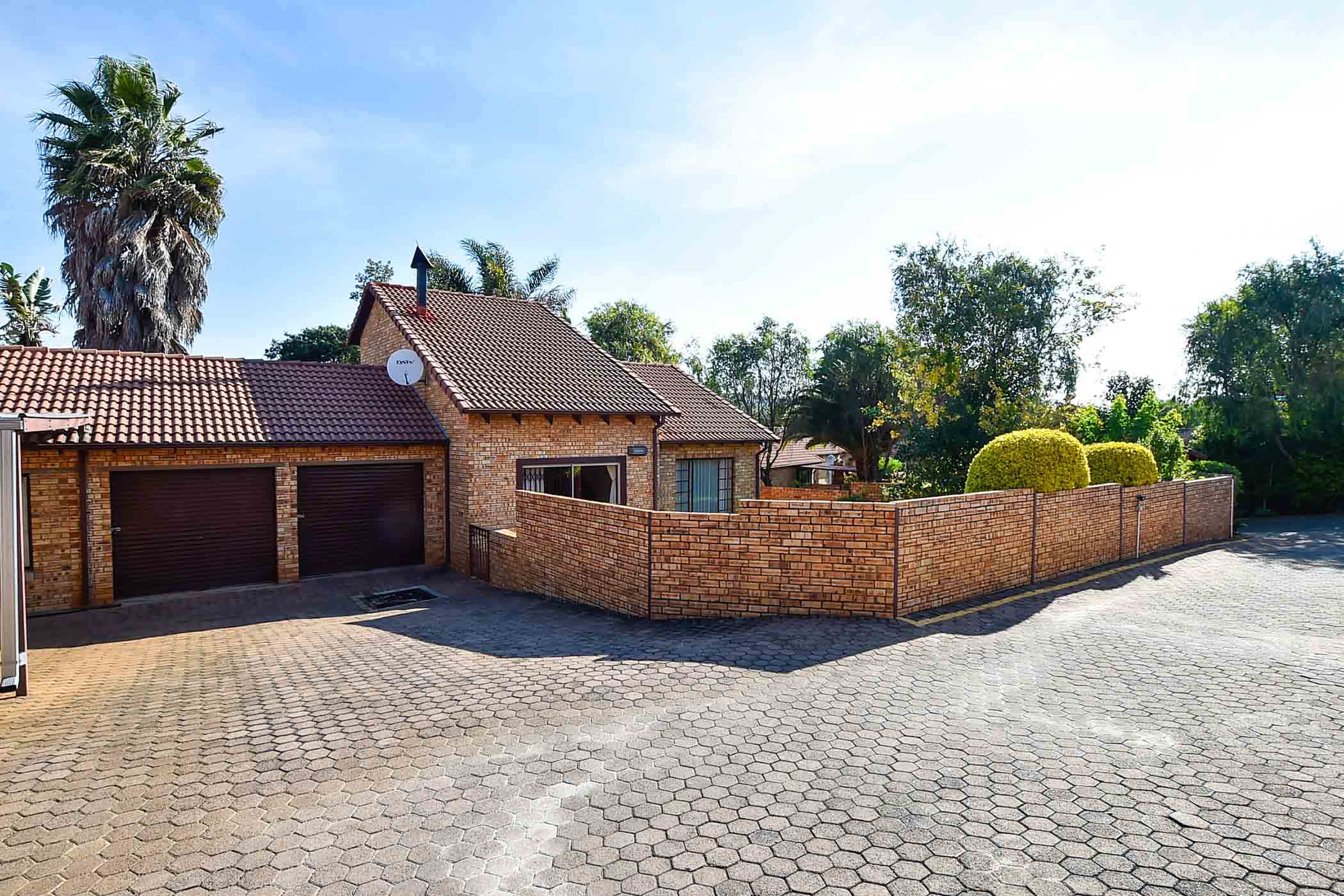 3 Bedroom Townhouse For Sale Bank Assisted Sale by Standard Bank