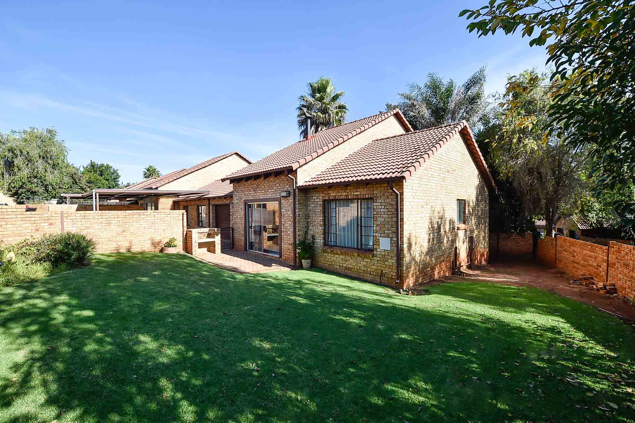 3 Bedroom Townhouse For Sale Bank Assisted Sale by Standard Bank