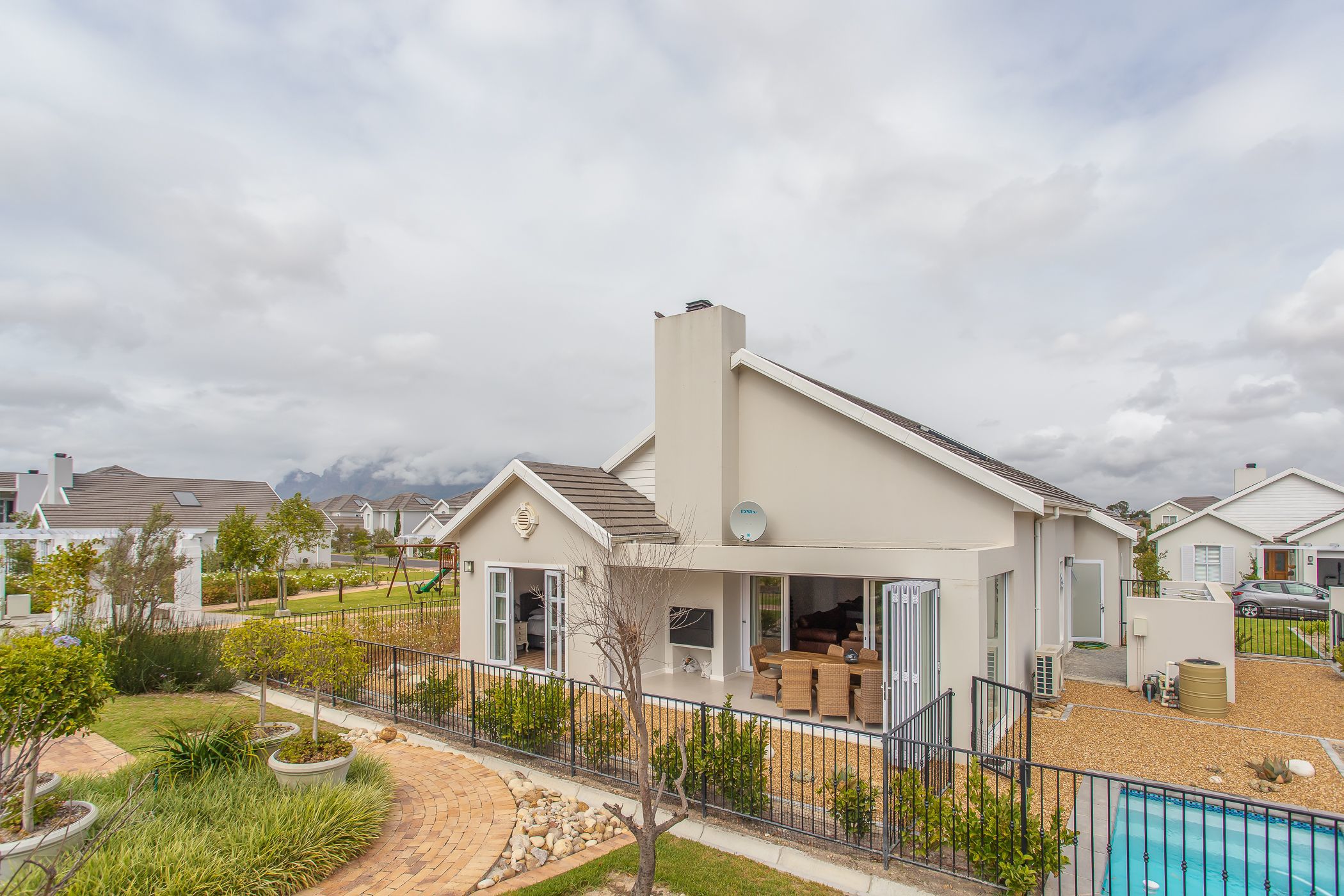 3 Bedroom House To Rent Val de Vie TKL1611992 Pam Golding Properties