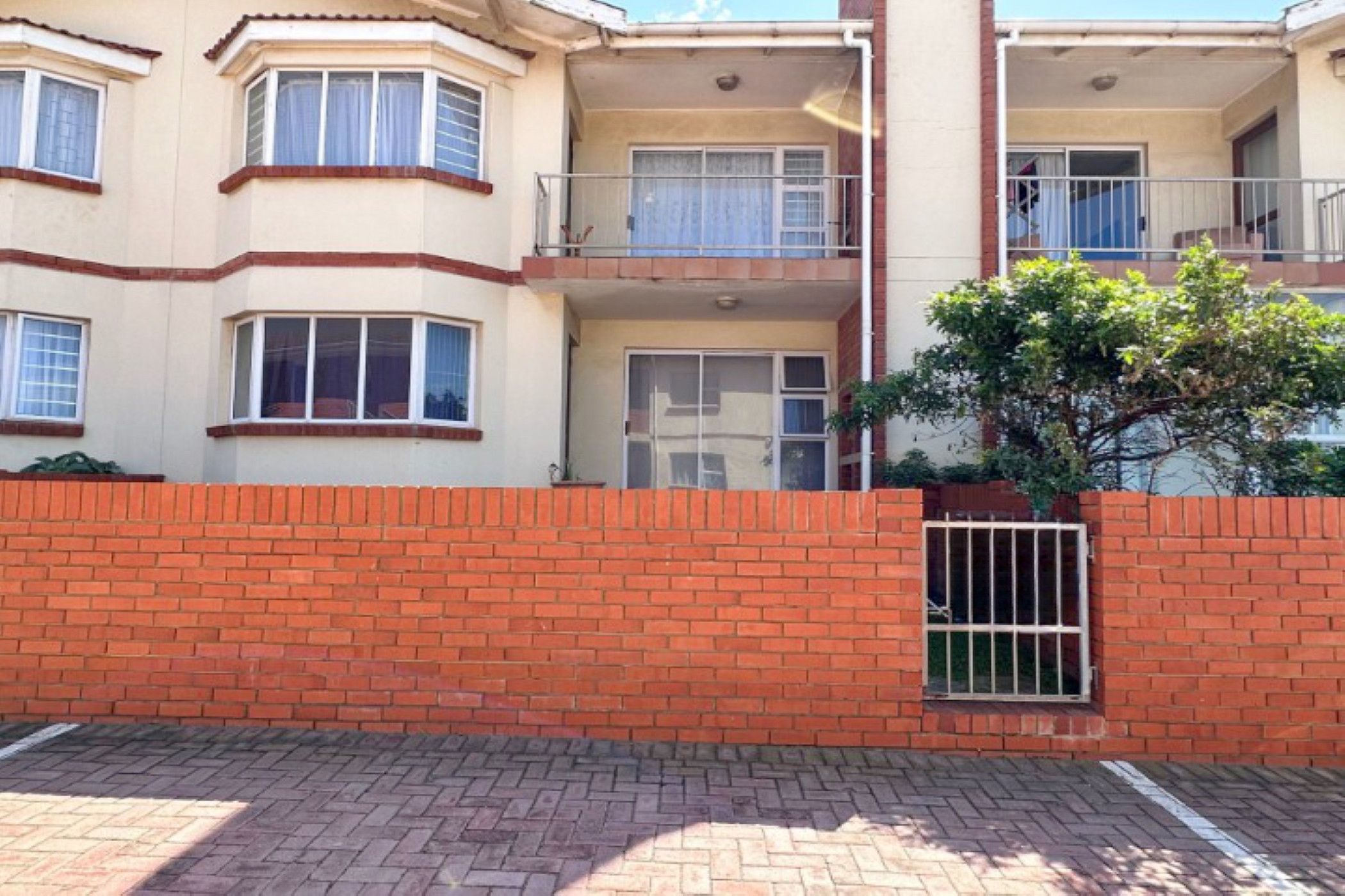 2 Bedroom Apartment For Sale Bluewater Bay (Port Elizabeth (Gqeberha