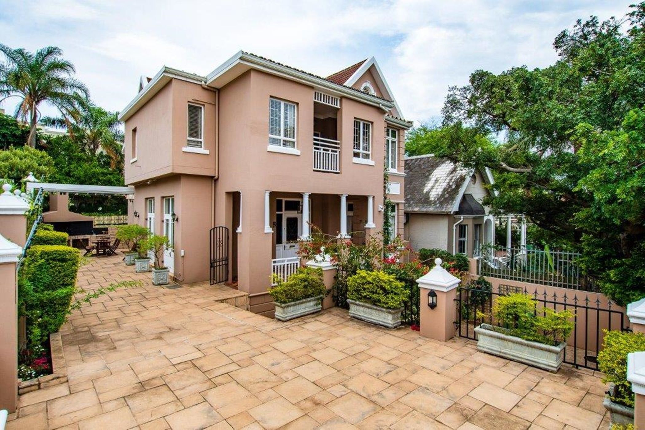 4 Bedroom Doublestorey House For Sale Morningside (Durban