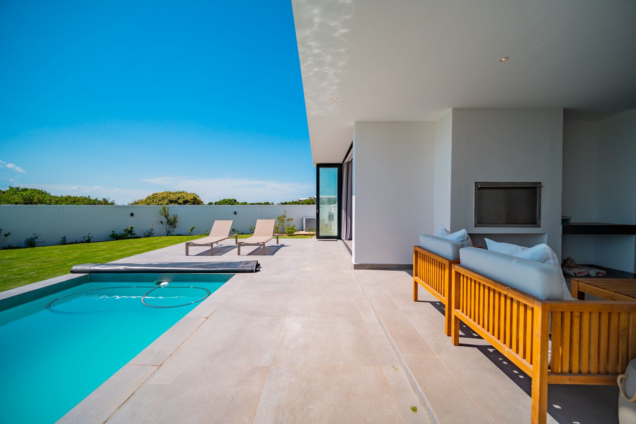 5 bedroom house for sale in St Francis Links