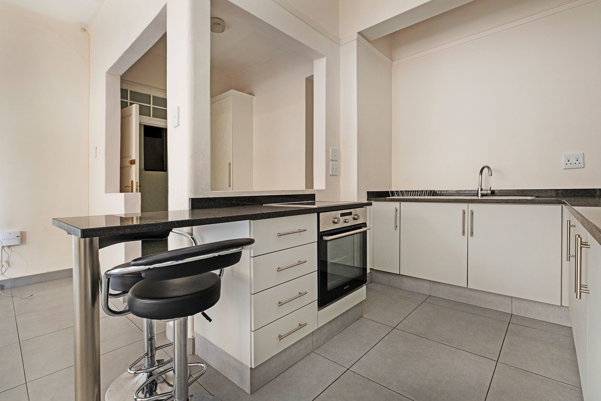 1 Bedroom Apartment For Sale Killarney HP1609978 Pam Golding Properties