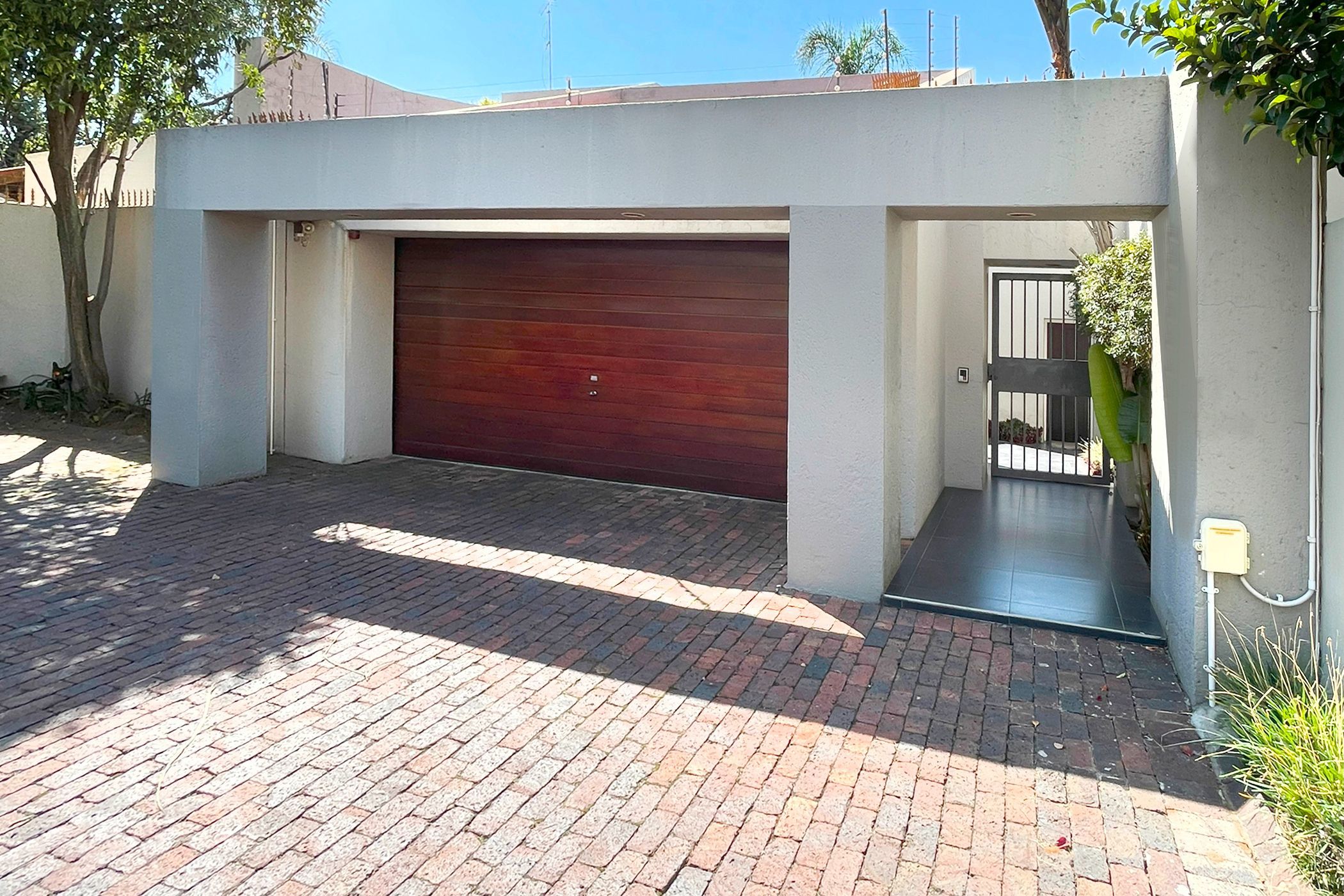 3 Bedroom Doublestorey Cluster For Sale Morningside (Sandton