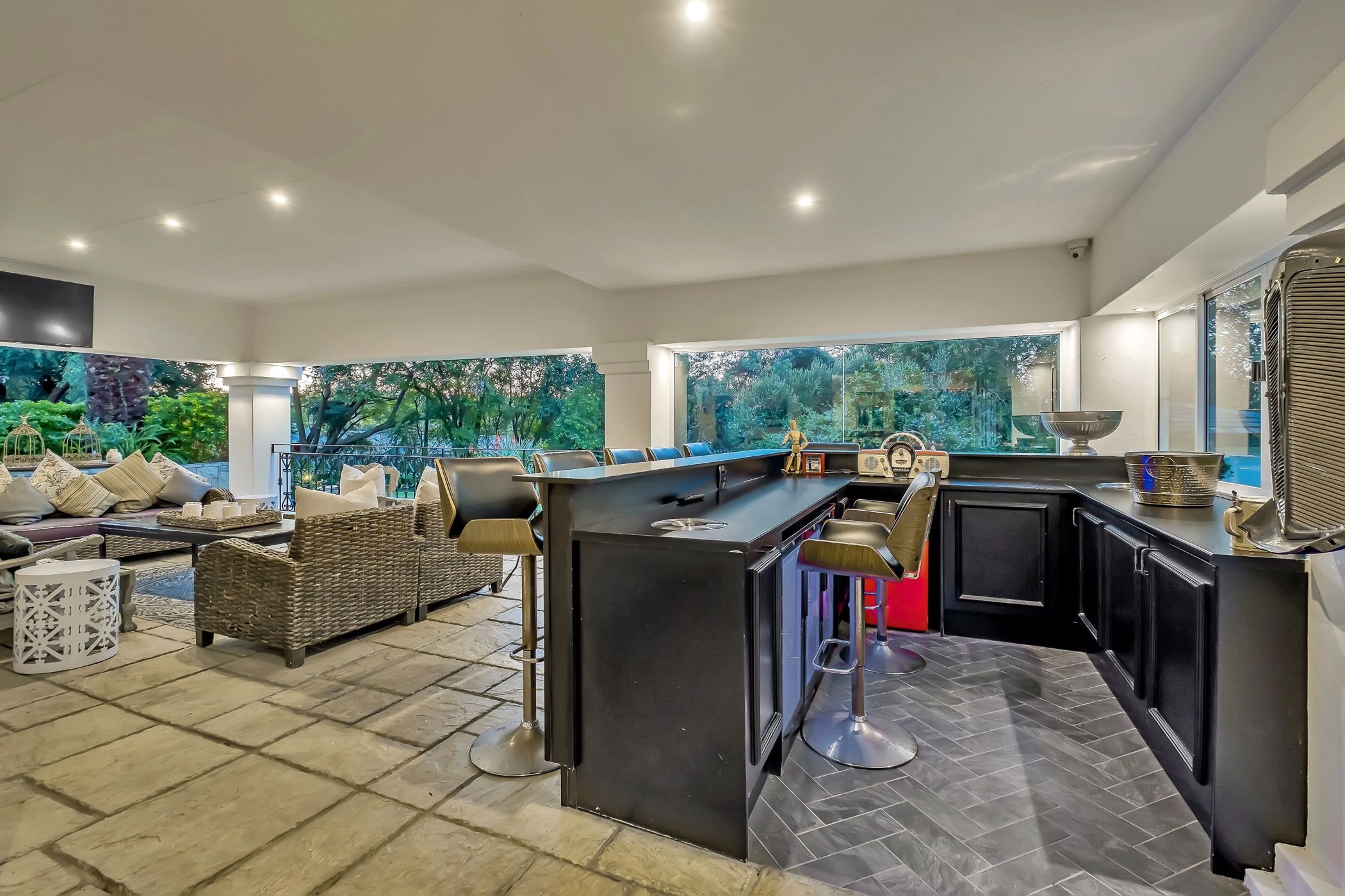 5 Bedroom House For Sale River Club (Sandton) HP1615034 Pam