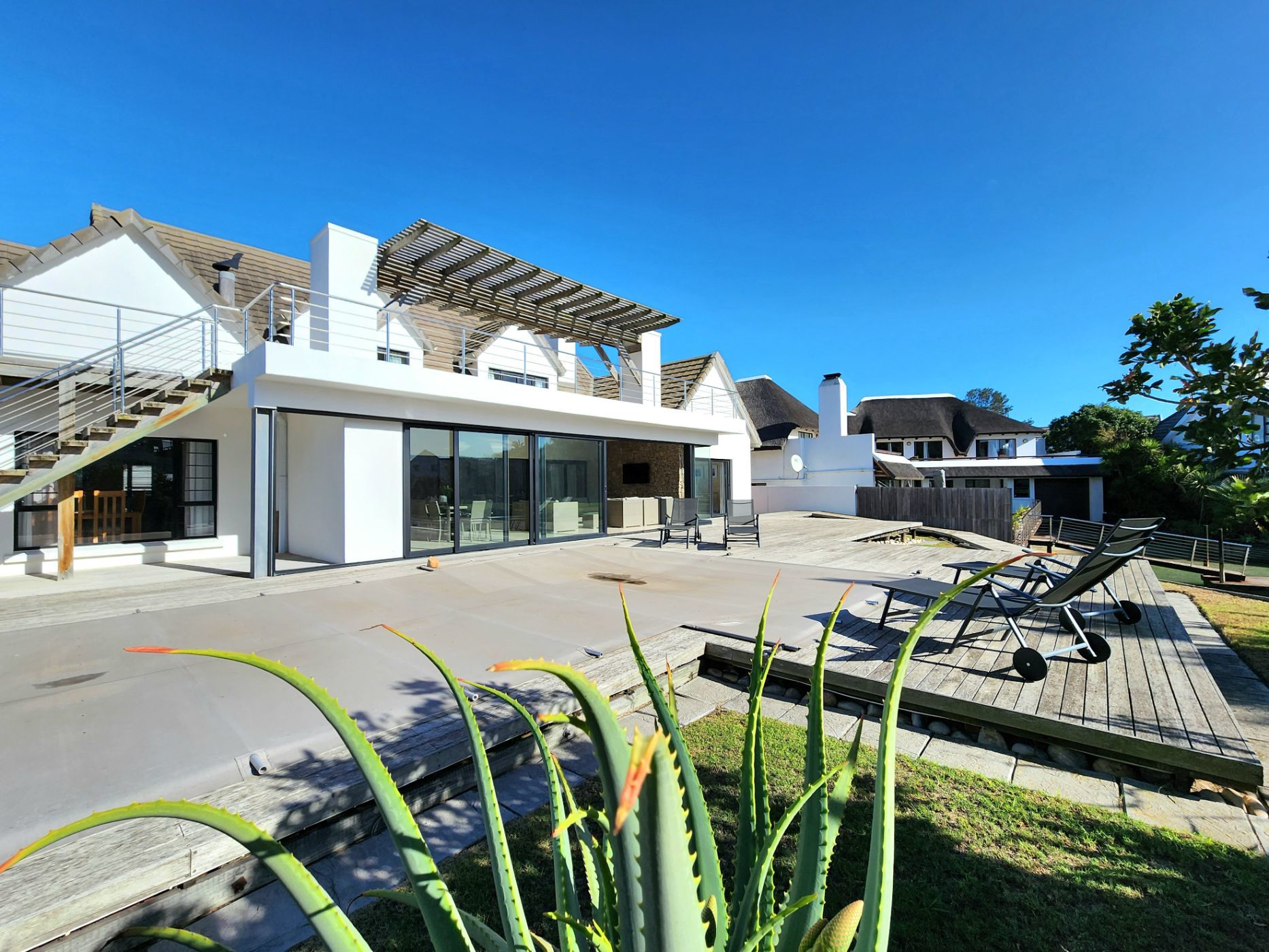 7 bedroom double-storey house to rent in St Francis Bay