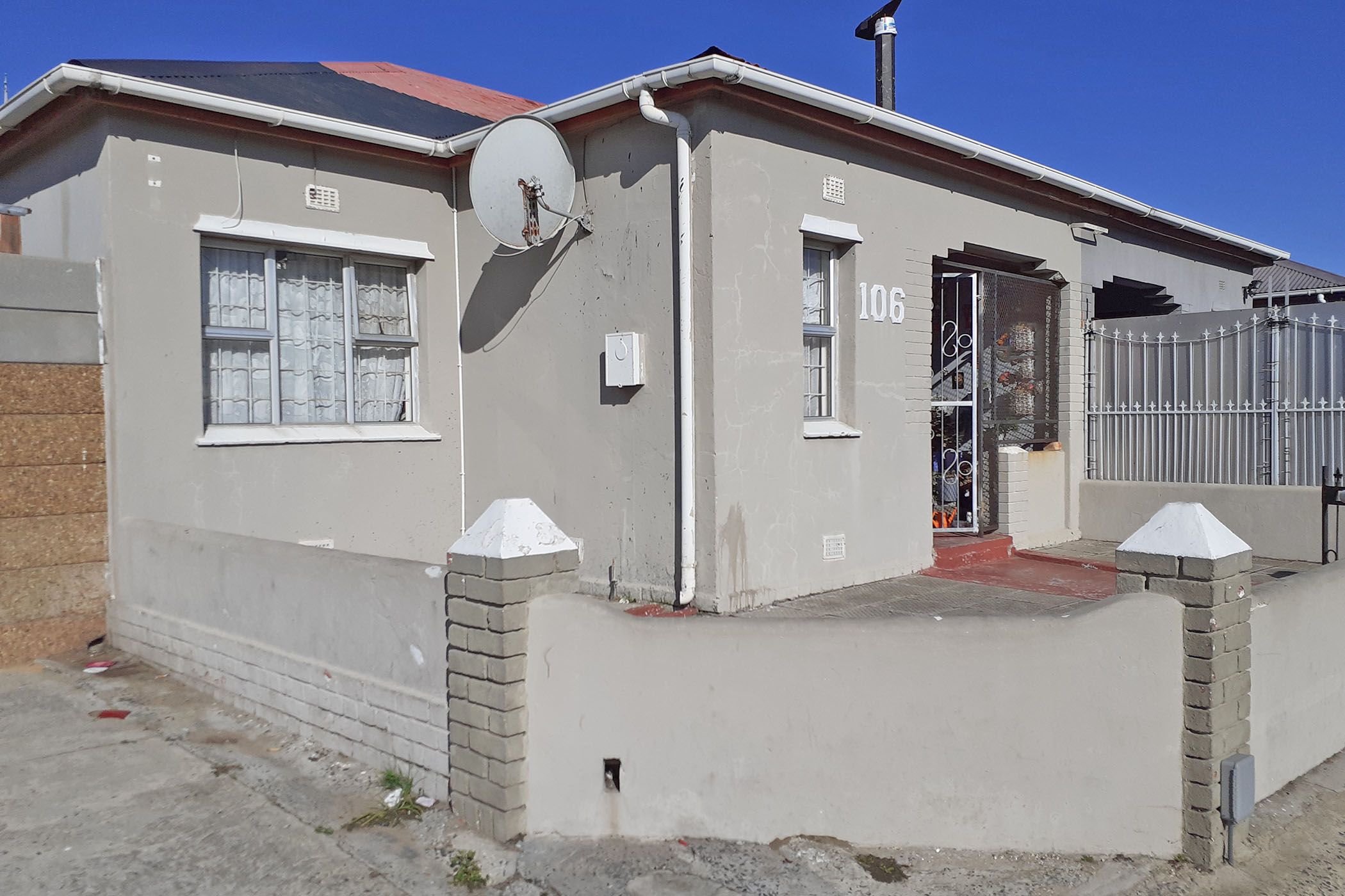 https://listing.pamgolding.co.za/images/properties/202305/1807597/H/1807597_H_2.jpg