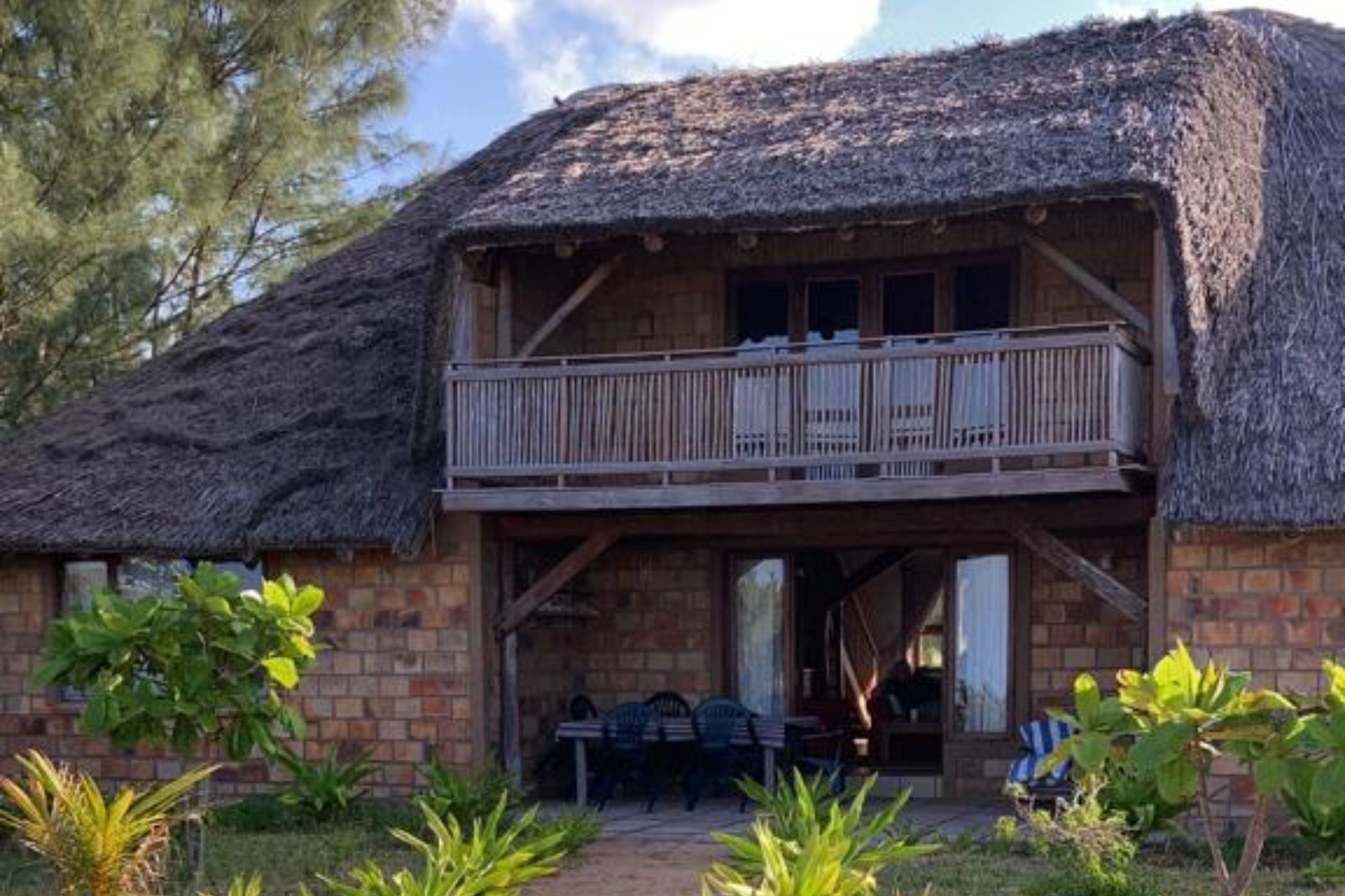 3 Bedroom Beachfront Villa For Sale Praia da Barra (Praia da Barra