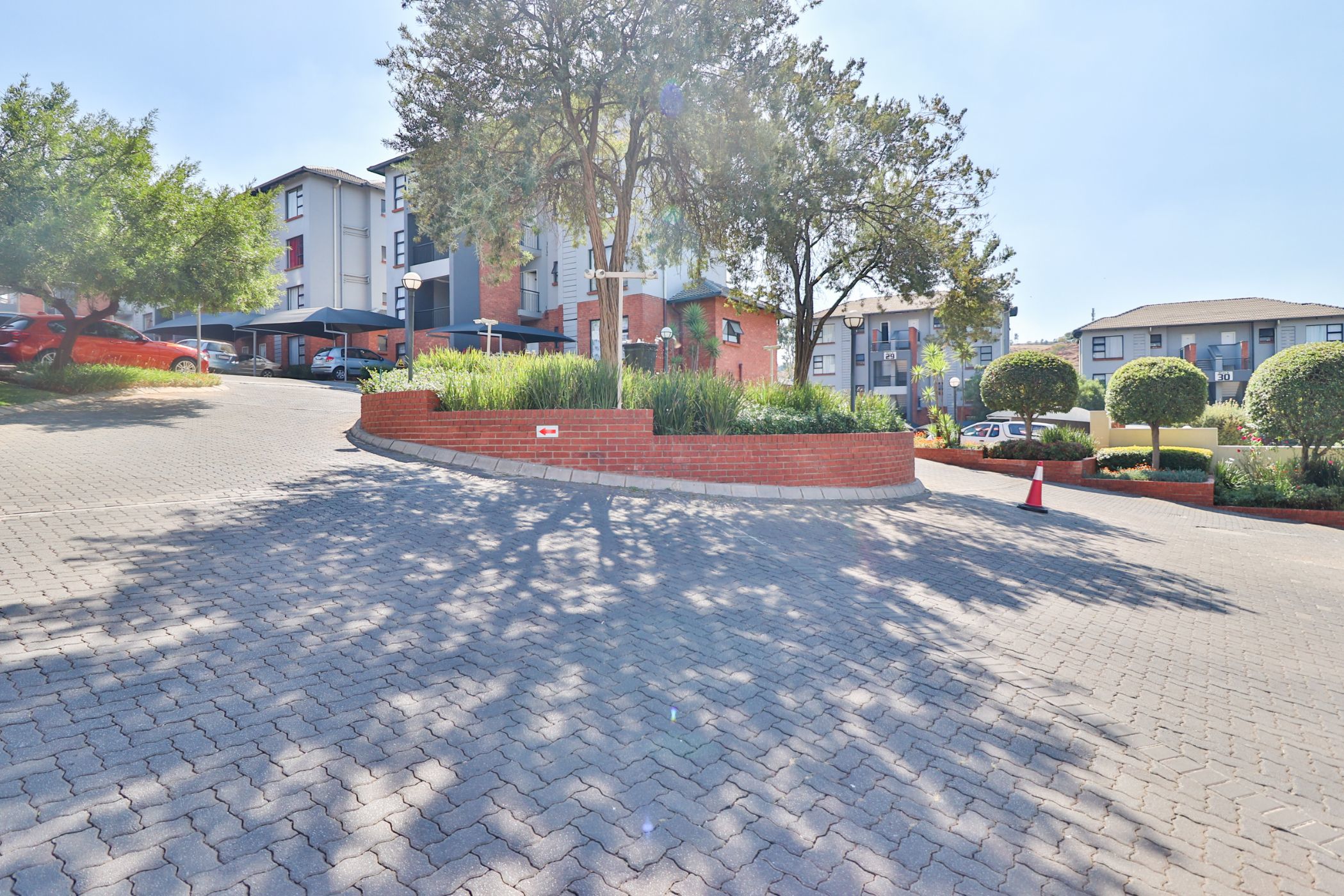 2 Bedroom Apartment For Sale Oakdene (Johannesburg) 1GV1542944 Pam Golding Properties