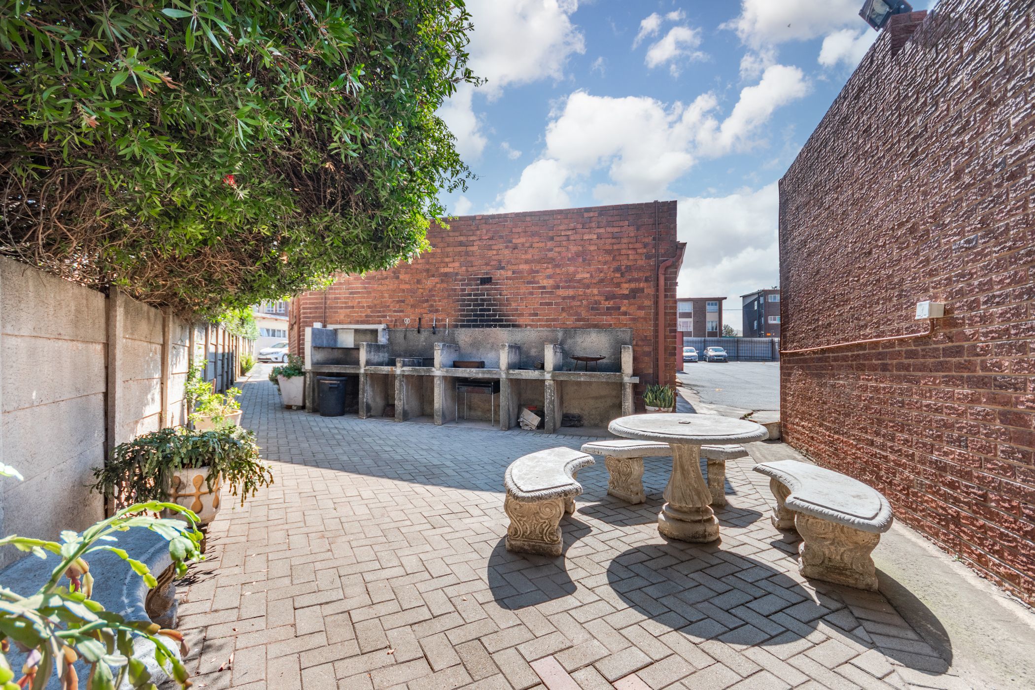 2 Bedroom Apartment For Sale Sunnyridge (Germiston) BED1613595