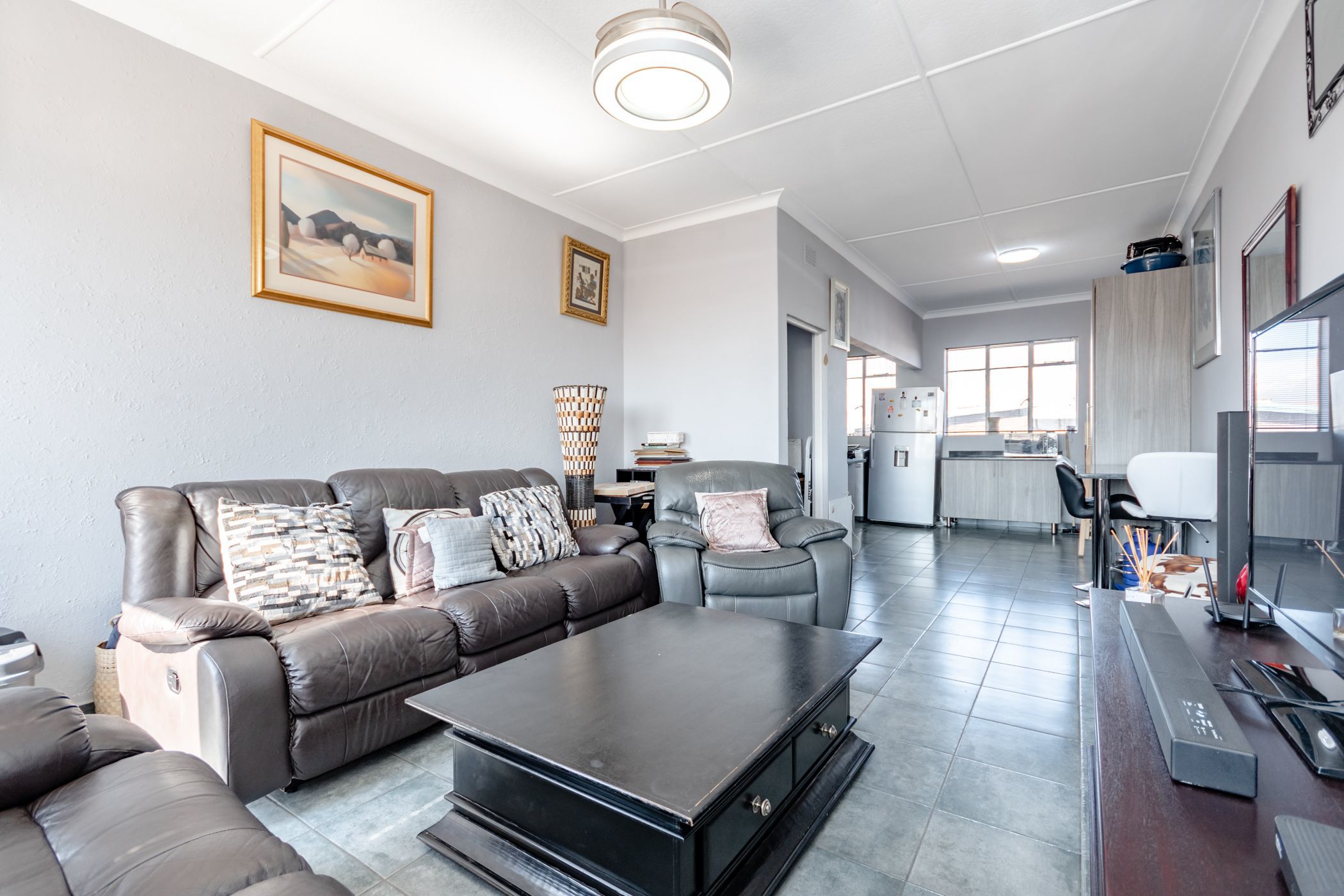 2 Bedroom Apartment For Sale Sunnyridge (Germiston) BED1613595