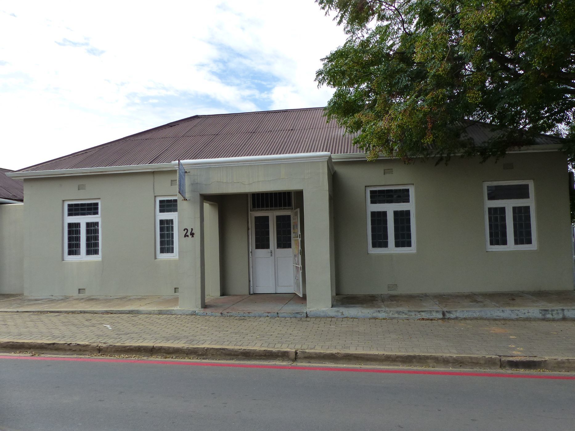 1041 m&sup2; commercial office for sale in Bergzicht