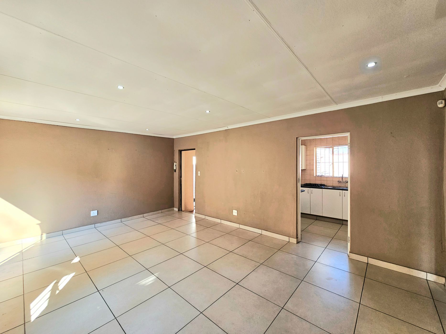 2 Bedroom Garden Cottage To Rent Olivedale FYL1612588 Pam Golding Properties