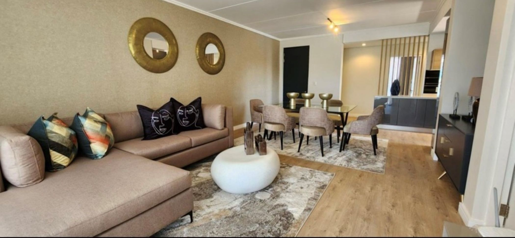 3 bedroom apartment to rent in Sandringham