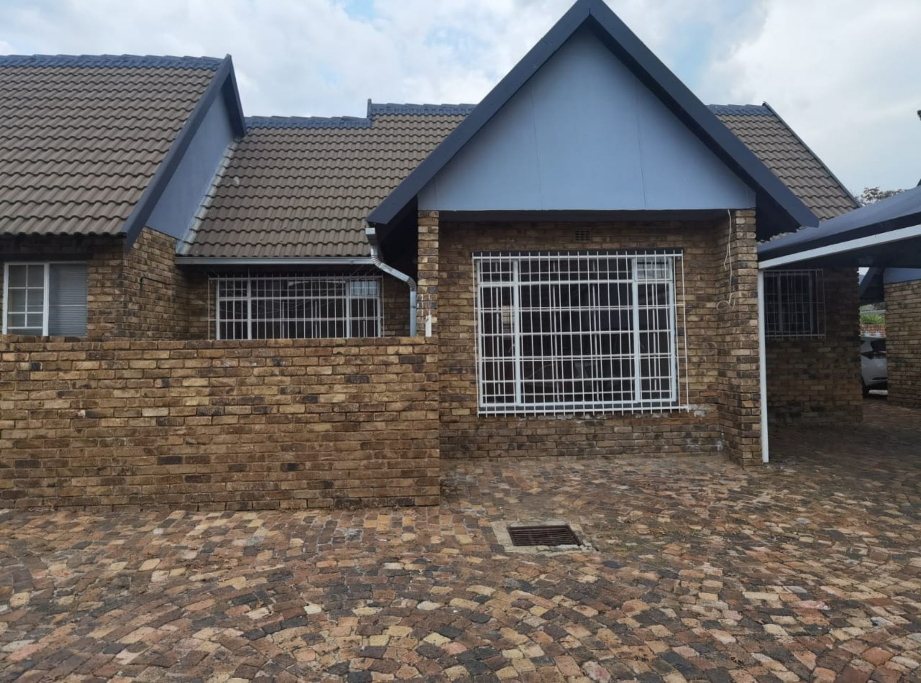 2 Bedroom House For Sale Middelburg Central (Mpumalanga Central) 1MD1613146 Pam Golding