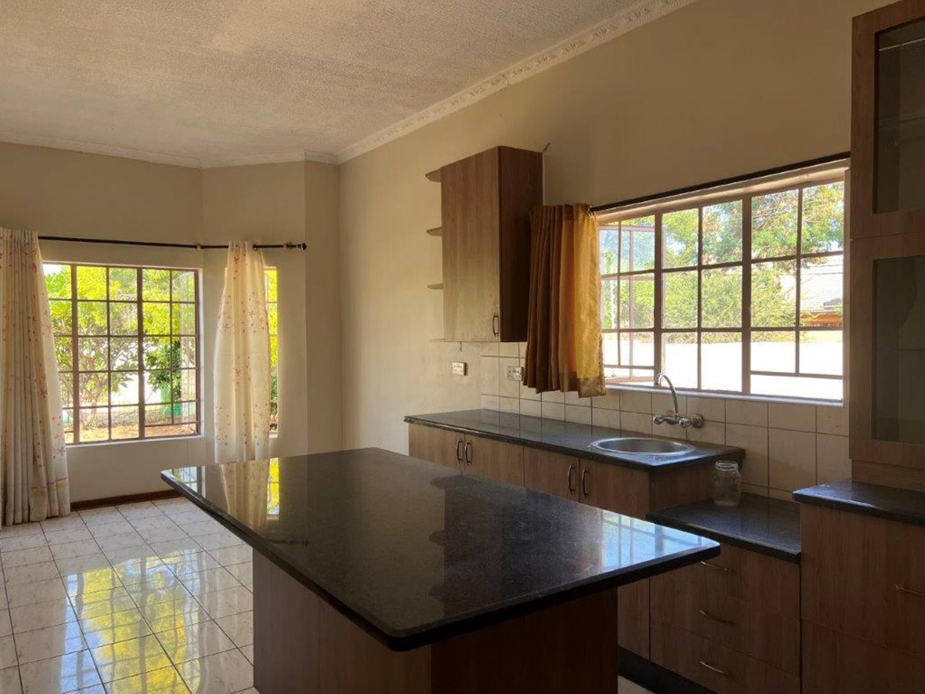 4 Bedroom House For Sale Phakalane (Botswana) 3BO1613533 Pam