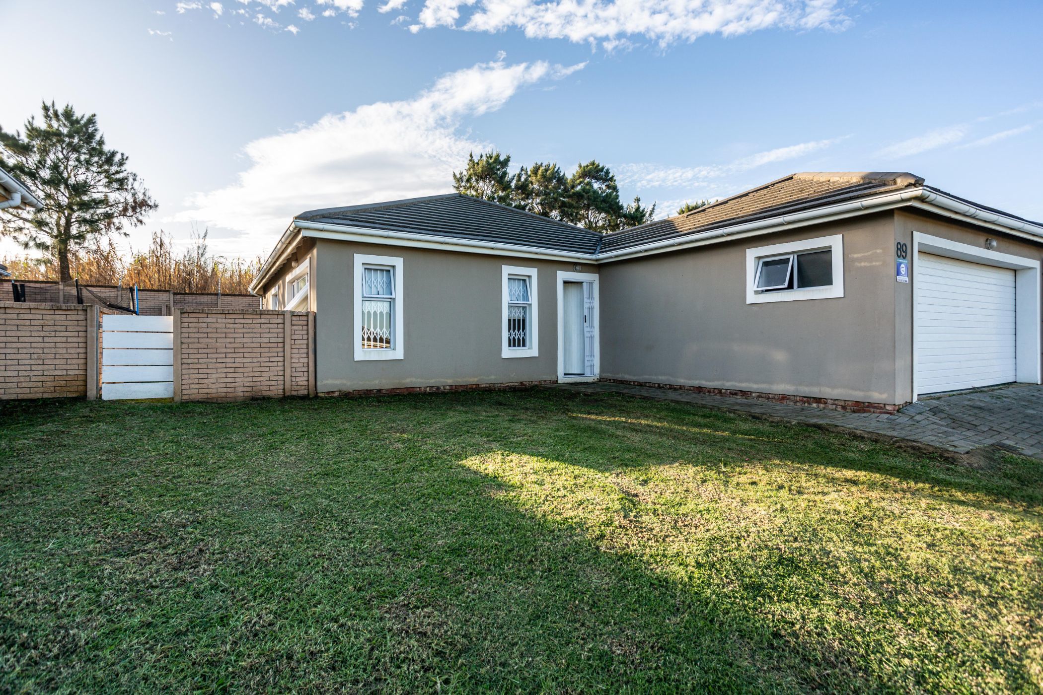 3 Bedroom Townhouse For Sale Gonubie 1ET1614295 Pam Golding
