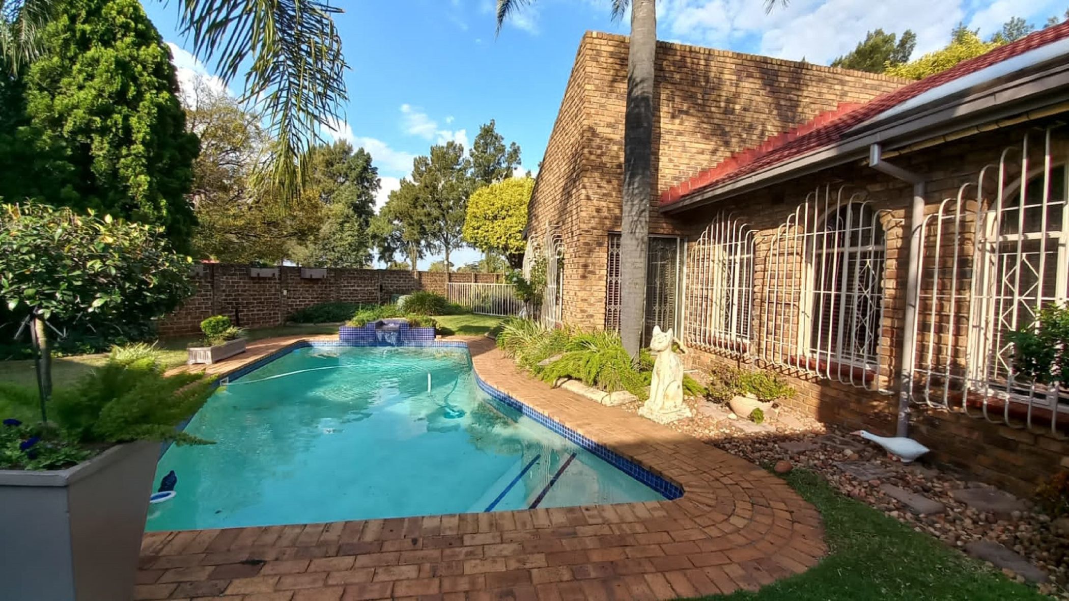 4 bedroom house for sale in Petersfield
