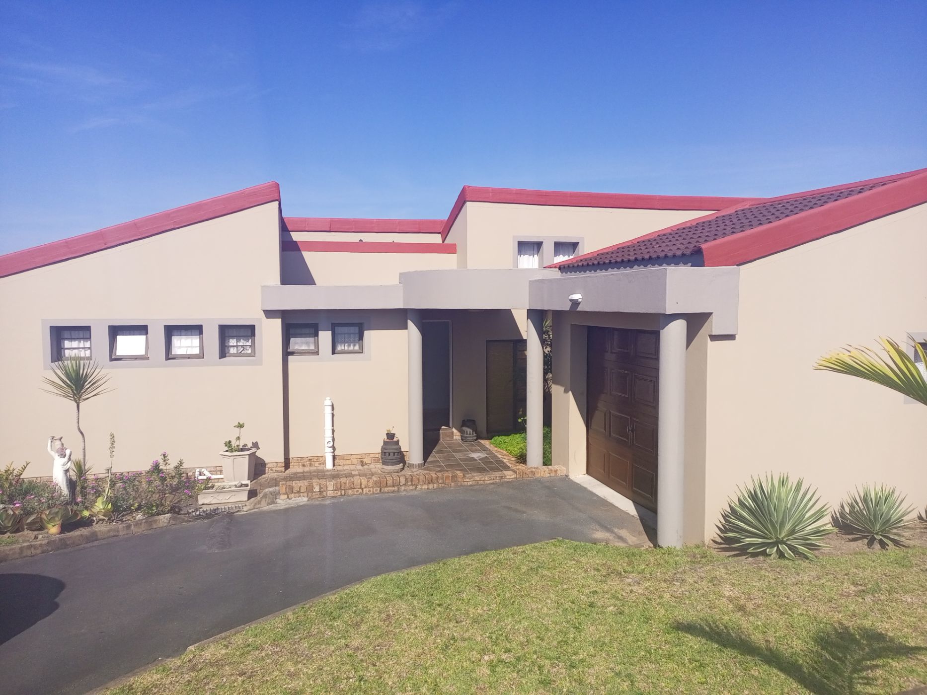 2 Bedroom Townhouse For Sale Uvongo 1PX1614533 Pam Golding Properties