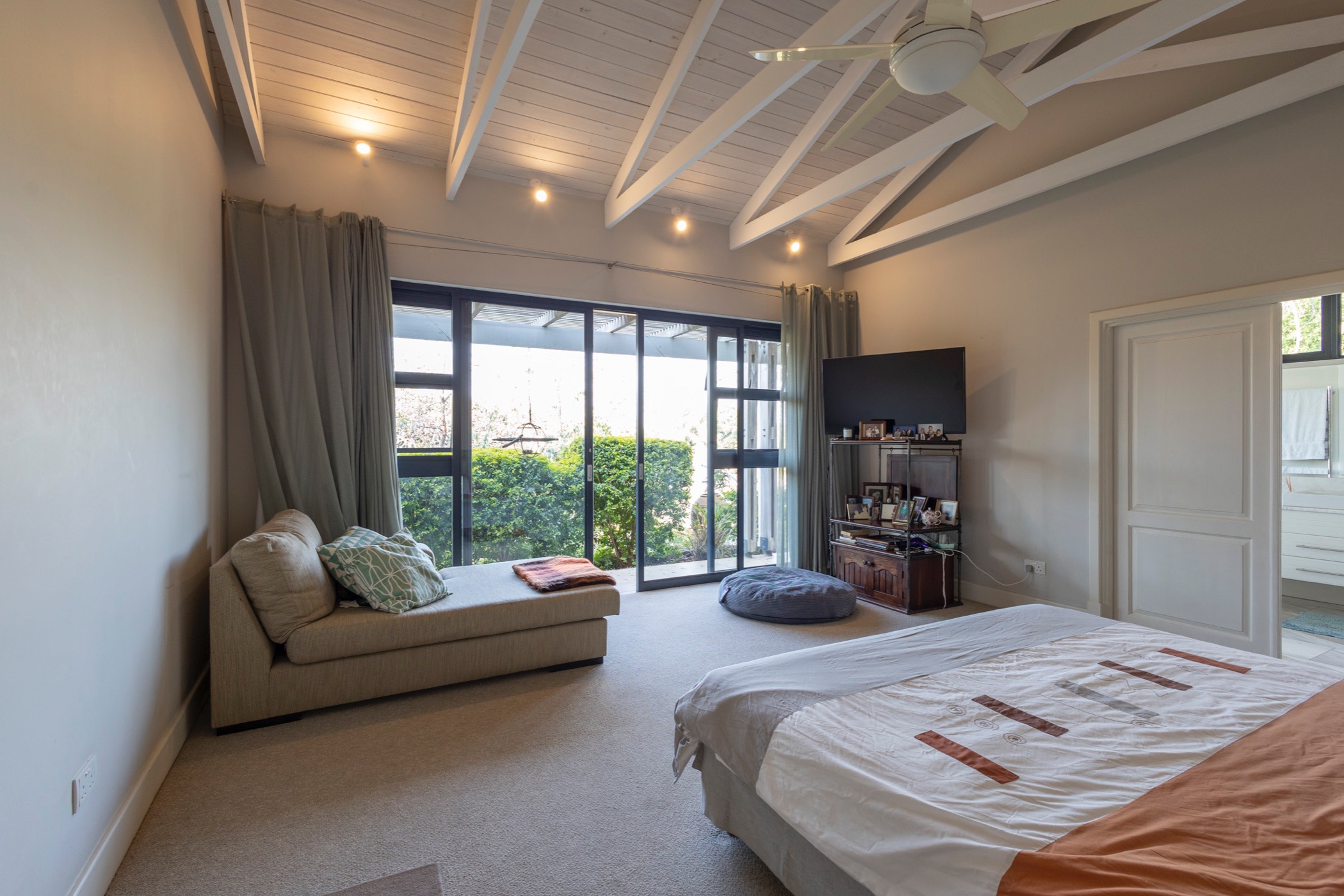 4 Bedroom House For Sale Borrowdale Brooke (Zimbabwe) 3ZB1616037