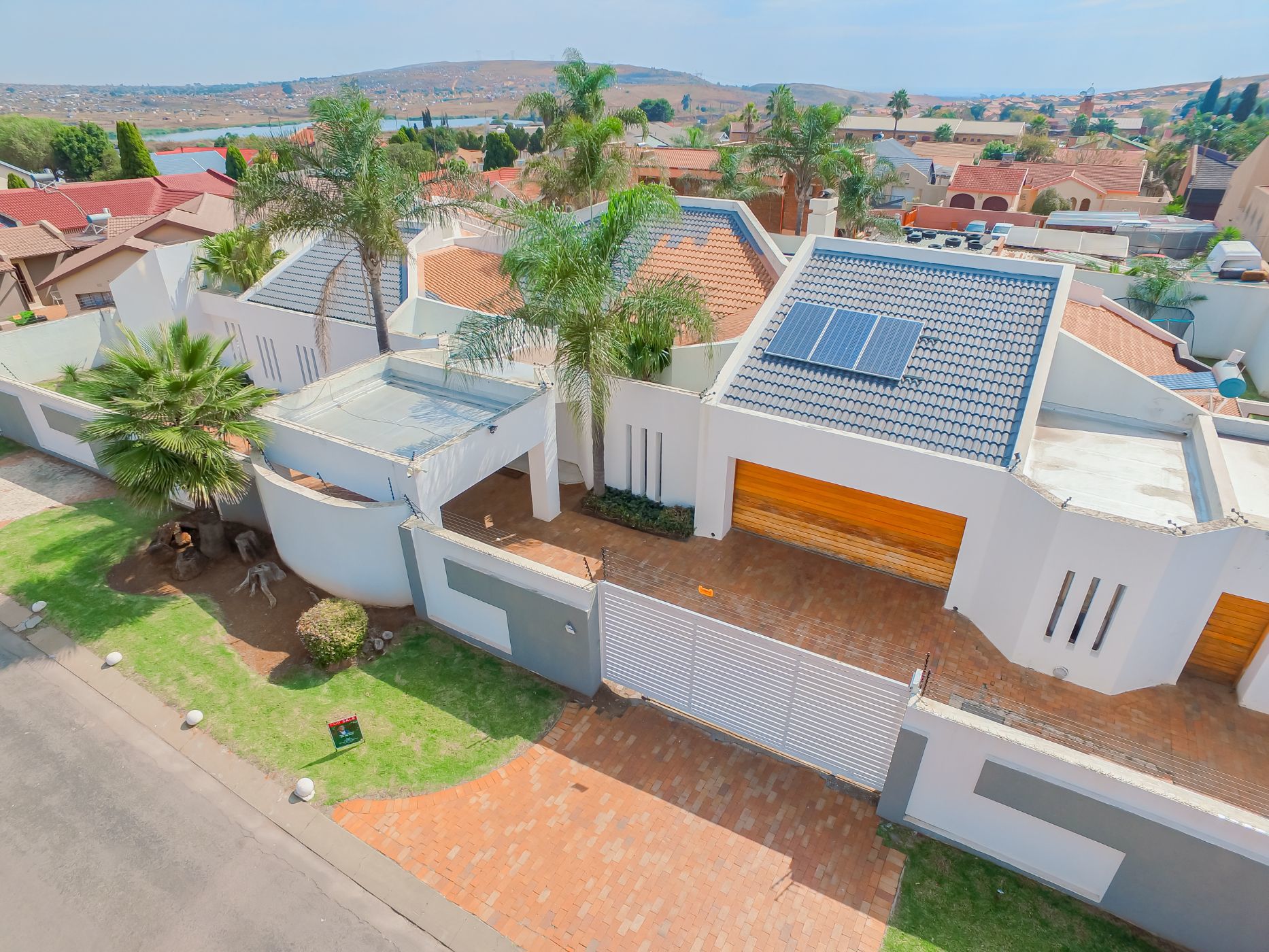 5 Bedroom House For Sale Lenasia South 1GV1611809 Pam Golding