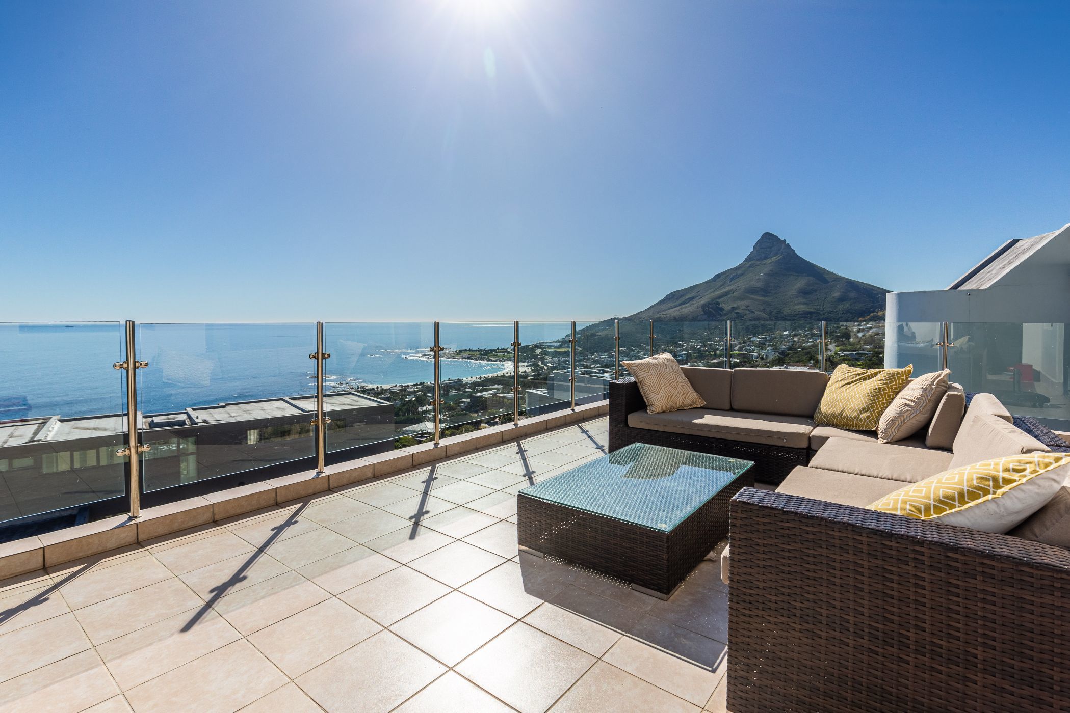 4 bedroom apartment to rent in Camps Bay